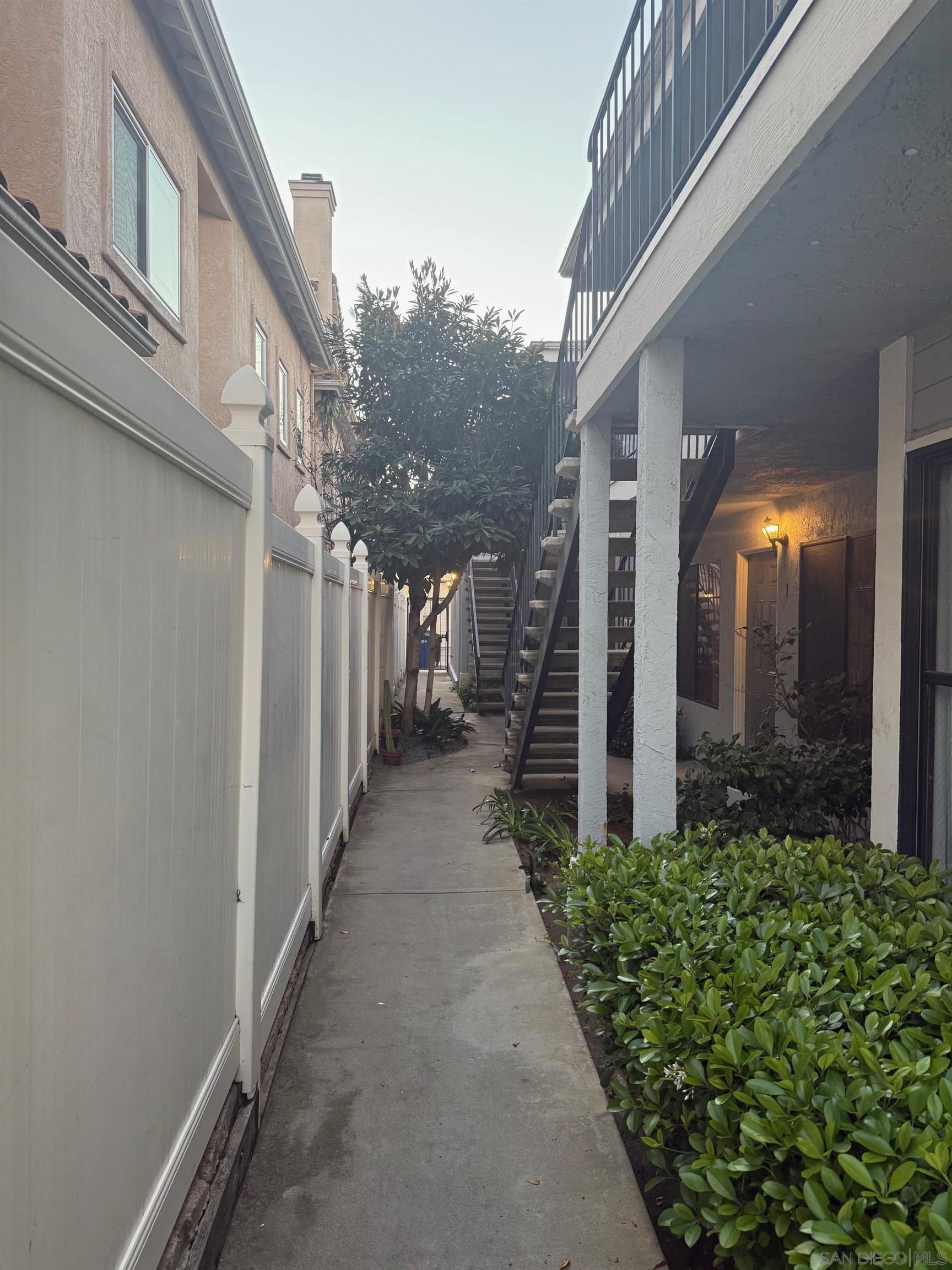 Detail Gallery Image 6 of 7 For 3830  Front Street, San Diego,  CA 92103 - – Beds | – Baths