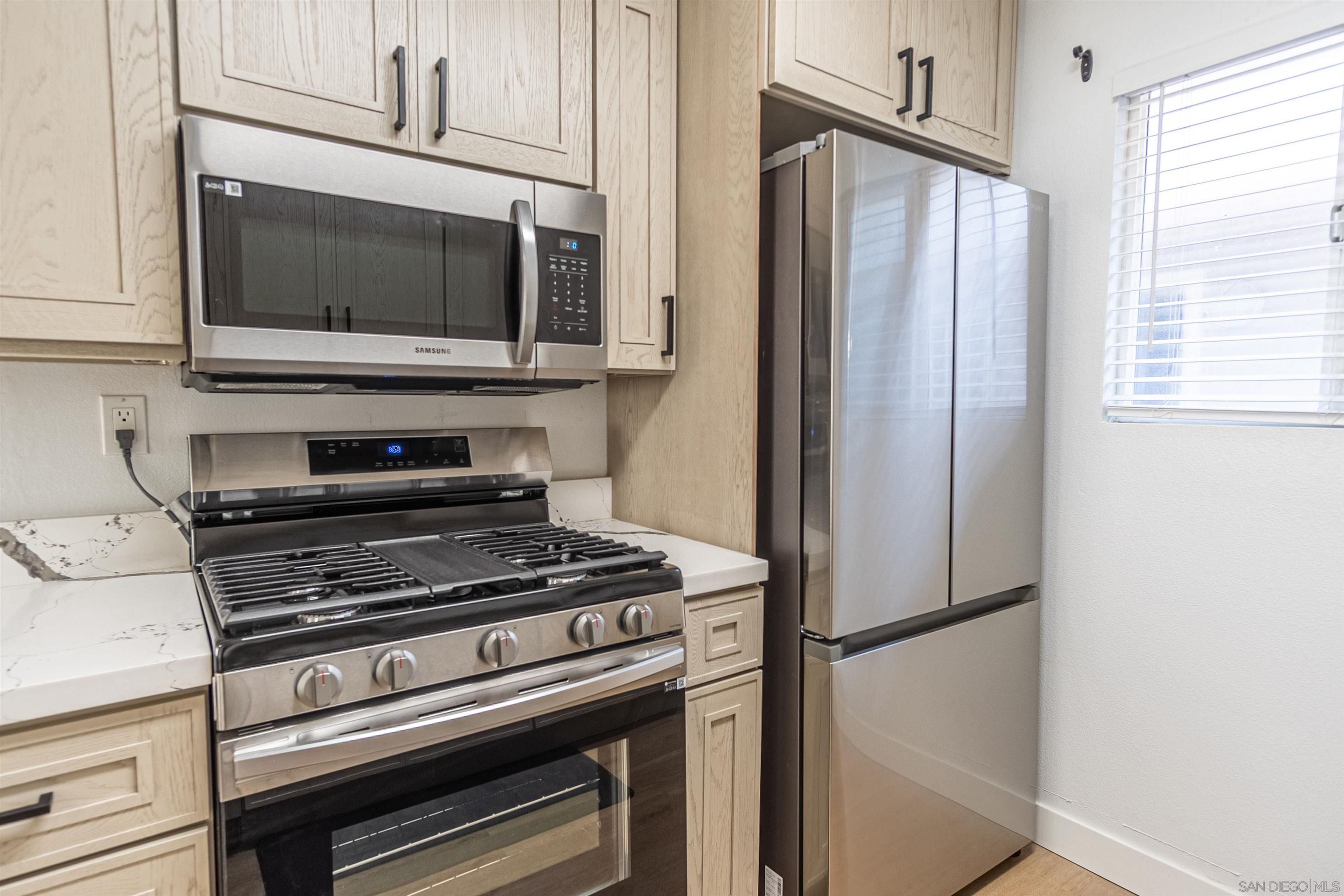 Detail Gallery Image 11 of 40 For 1220  Seacoast Dr.  #15,  Imperial Beach,  CA 91932 - 2 Beds | 1 Baths