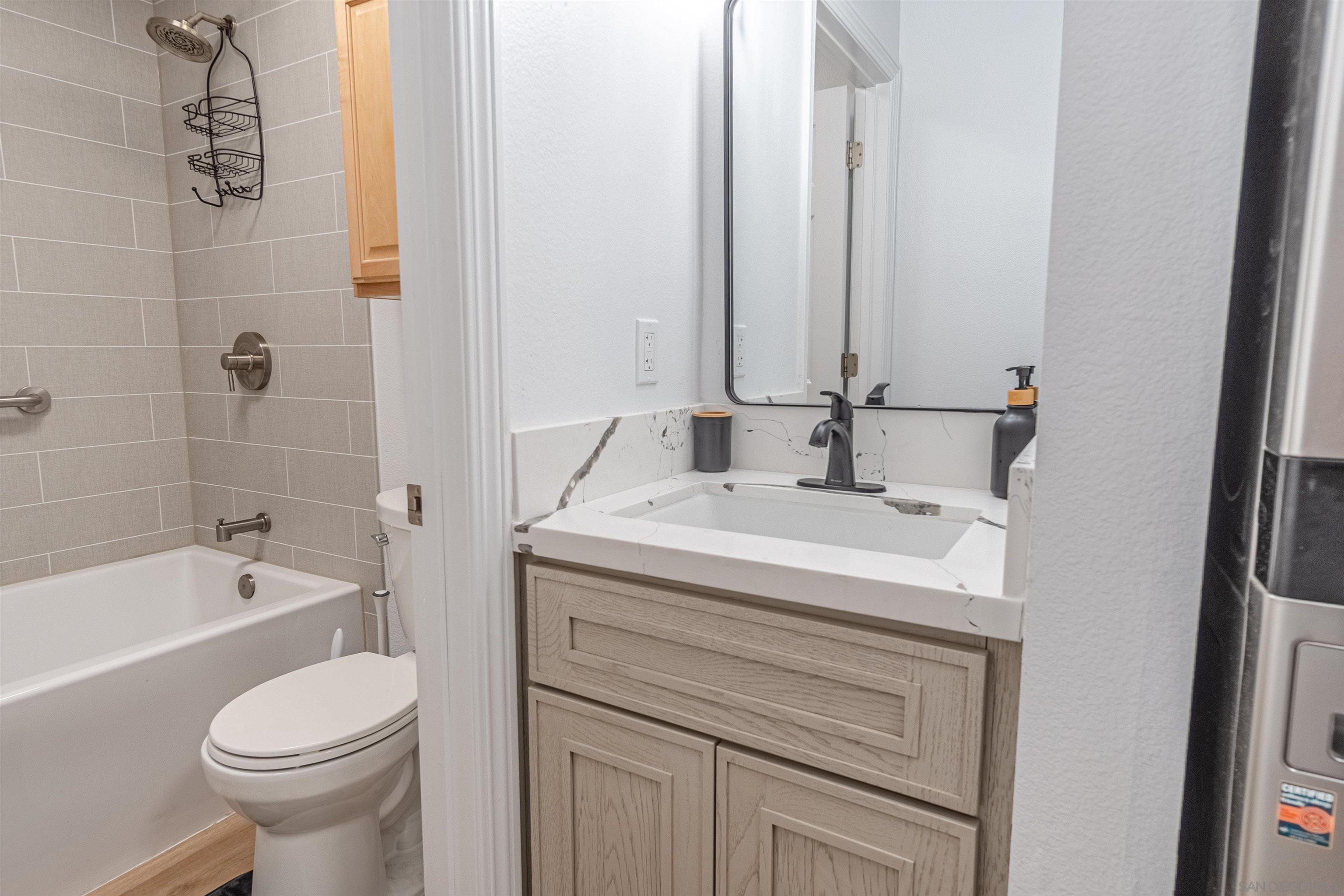 Detail Gallery Image 4 of 40 For 1220  Seacoast Dr.  #15,  Imperial Beach,  CA 91932 - 2 Beds | 1 Baths