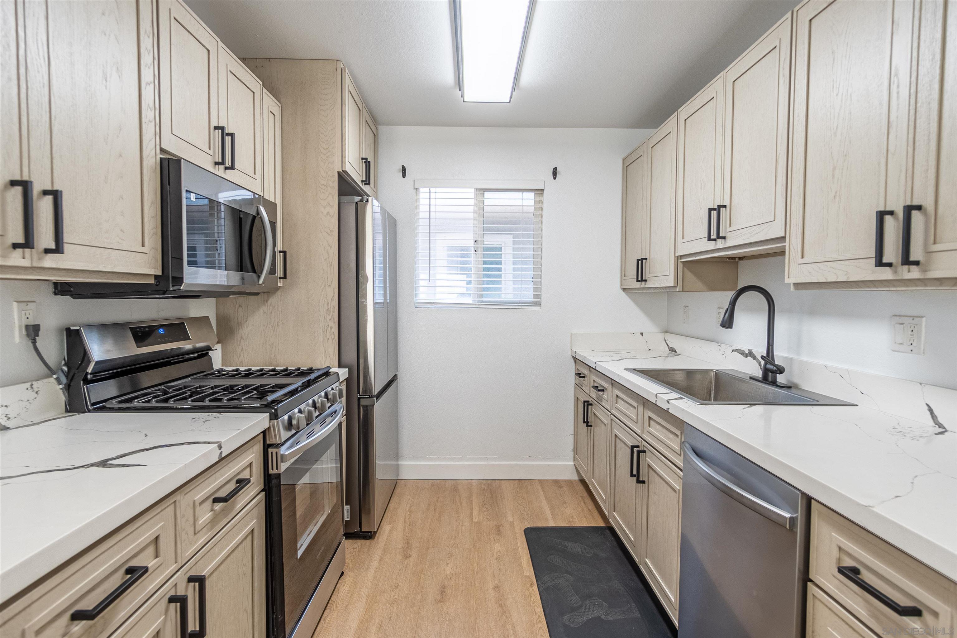 Detail Gallery Image 7 of 40 For 1220  Seacoast Dr.  #15,  Imperial Beach,  CA 91932 - 2 Beds | 1 Baths