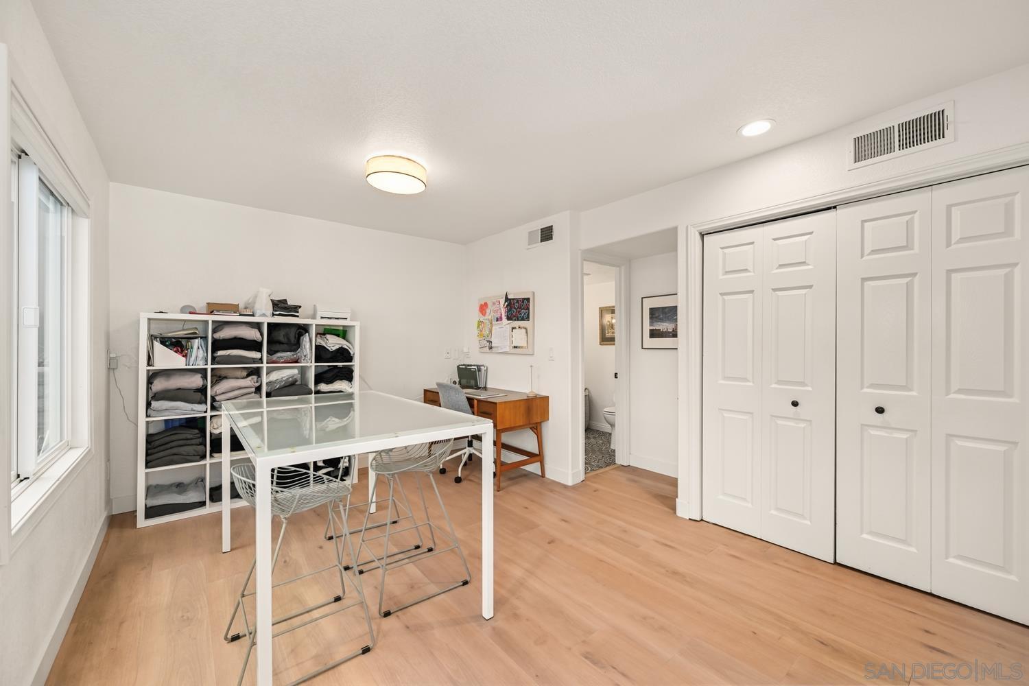 Detail Gallery Image 15 of 42 For 533  Camino Del Mar, Del Mar,  CA 92014 - 2 Beds | 2/1 Baths