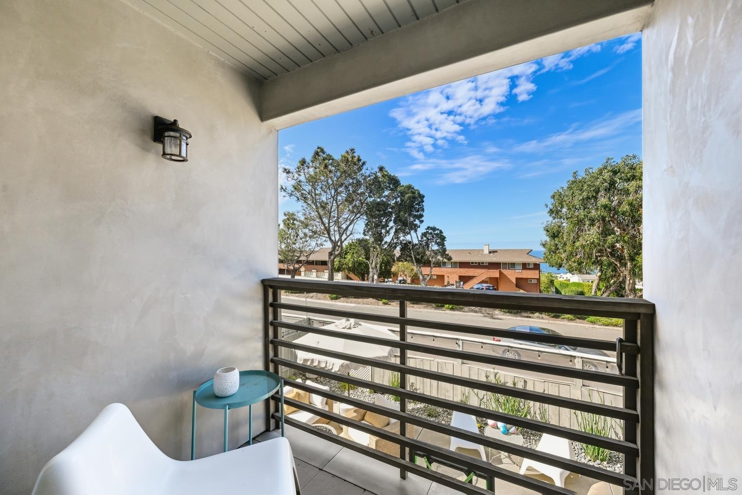 Detail Gallery Image 21 of 42 For 533  Camino Del Mar, Del Mar,  CA 92014 - 2 Beds | 2/1 Baths