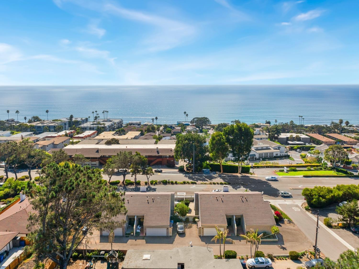 Detail Gallery Image 33 of 42 For 533  Camino Del Mar, Del Mar,  CA 92014 - 2 Beds | 2/1 Baths