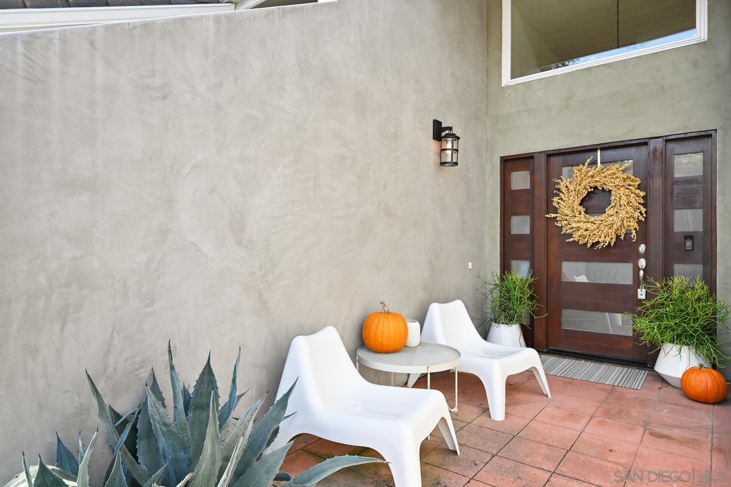 Detail Gallery Image 5 of 42 For 533  Camino Del Mar, Del Mar,  CA 92014 - 2 Beds | 2/1 Baths
