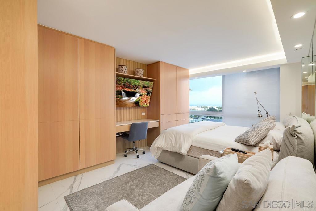 Detail Gallery Image 3 of 6 For 1810  Avenida Del Mundo  602, Coronado,  CA 92118 - 2 Beds | 2/1 Baths