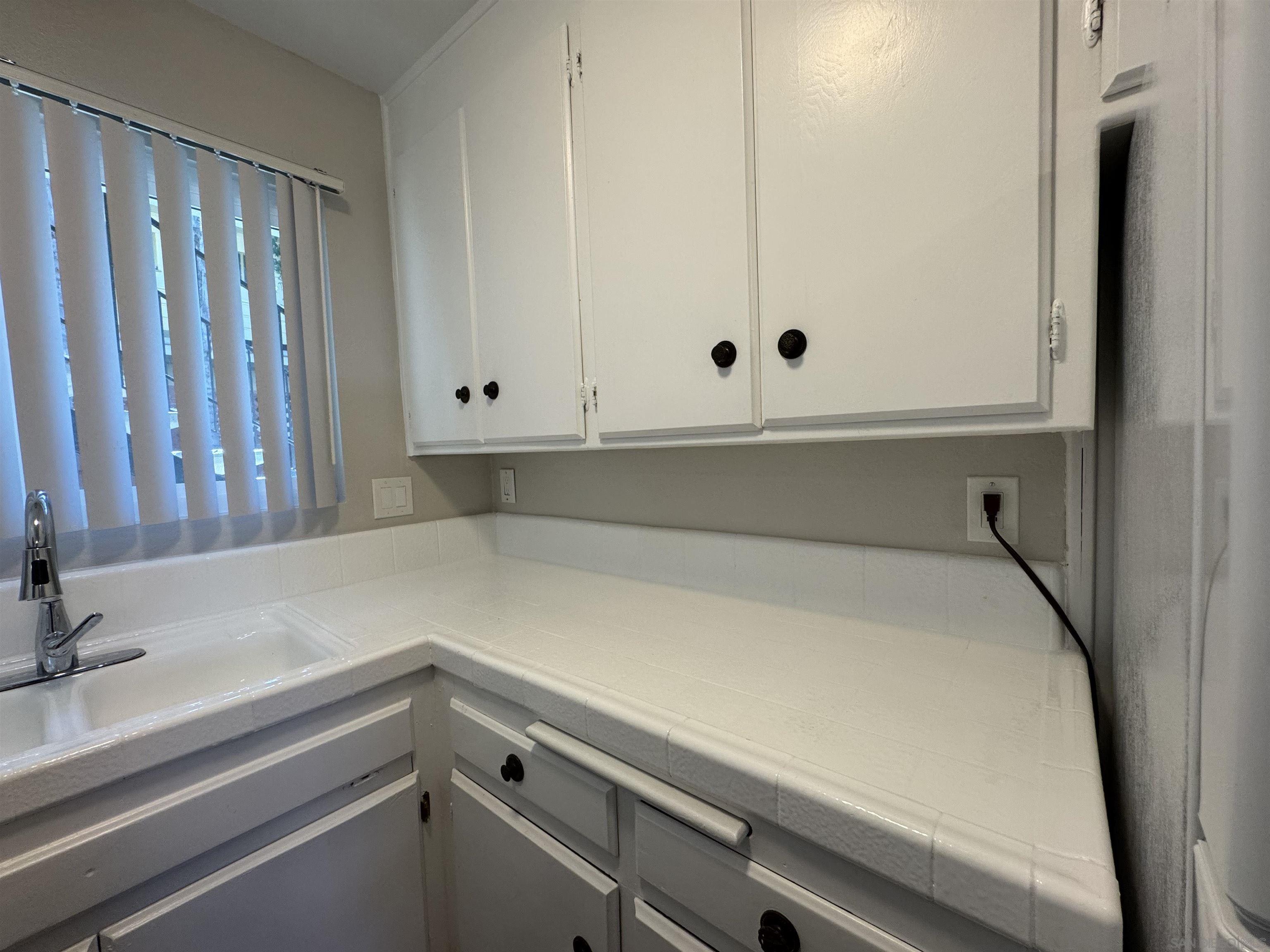 Detail Gallery Image 4 of 14 For 4679  Cherokee Ave., San Diego,  CA 92116 - 2 Beds | 1 Baths