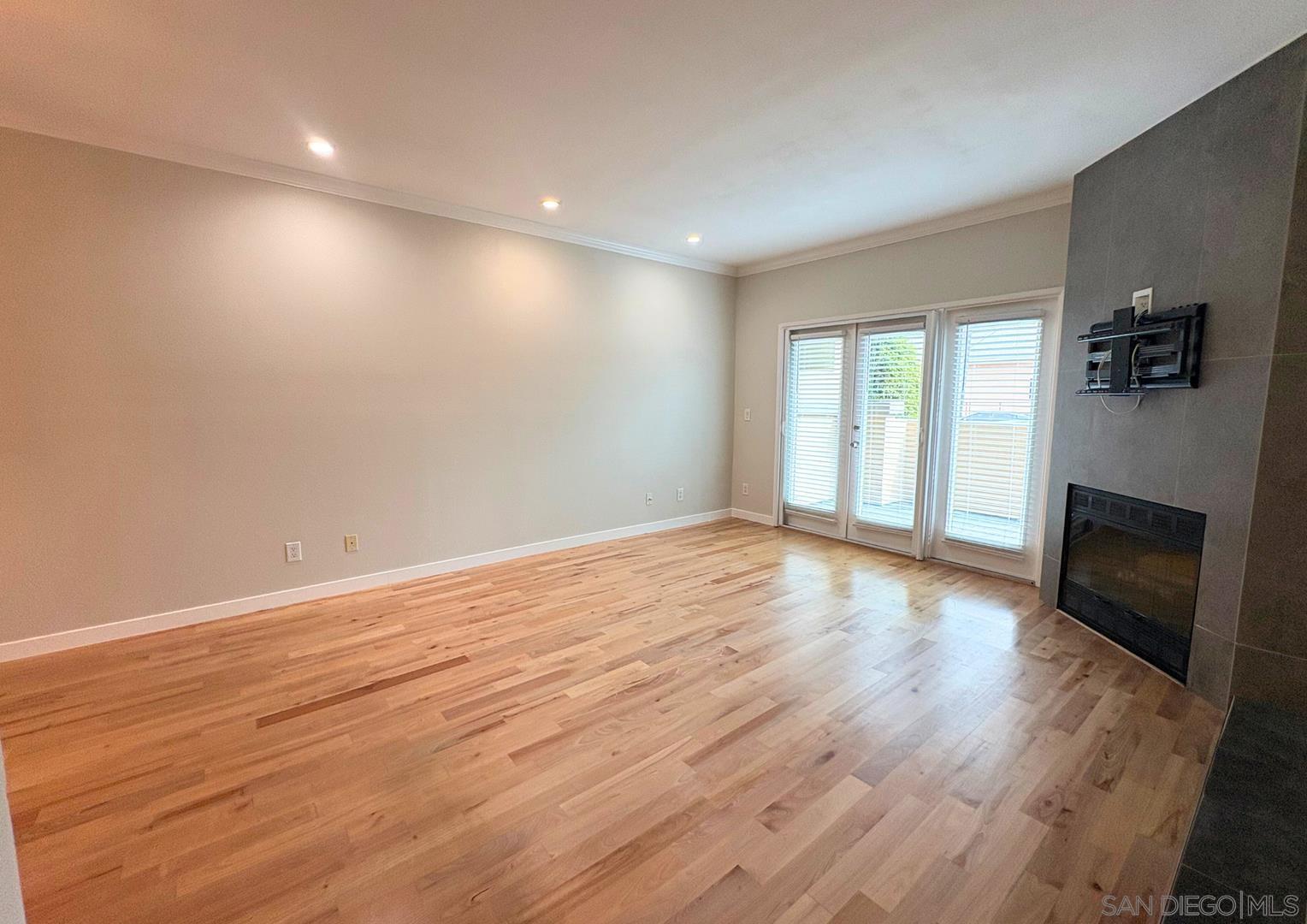 Detail Gallery Image 2 of 31 For 3952  Richmond St, San Diego,  CA 92103 - 2 Beds | 2/1 Baths