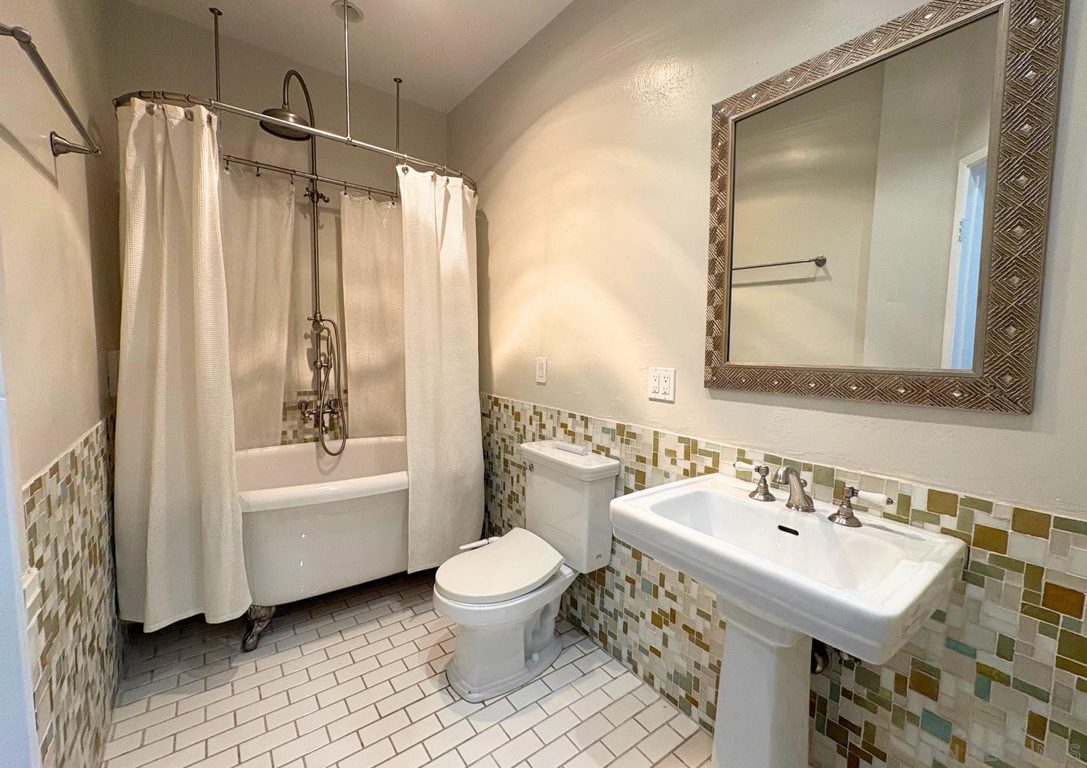 Detail Gallery Image 19 of 31 For 3952  Richmond St, San Diego,  CA 92103 - 2 Beds | 2/1 Baths