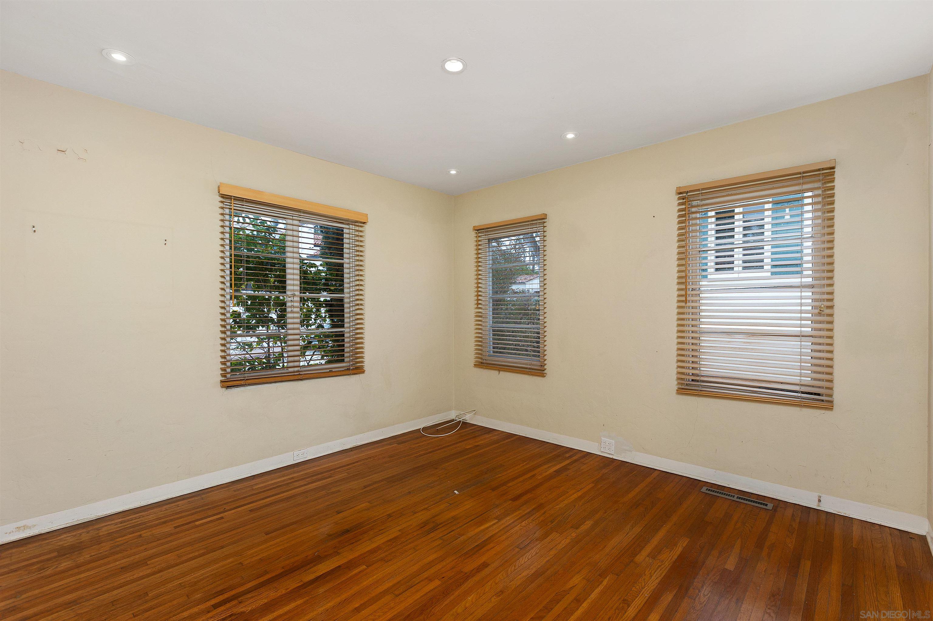 Detail Gallery Image 11 of 47 For 2219  La Callecita, San Diego,  CA 92103 - 3 Beds | 1/1 Baths