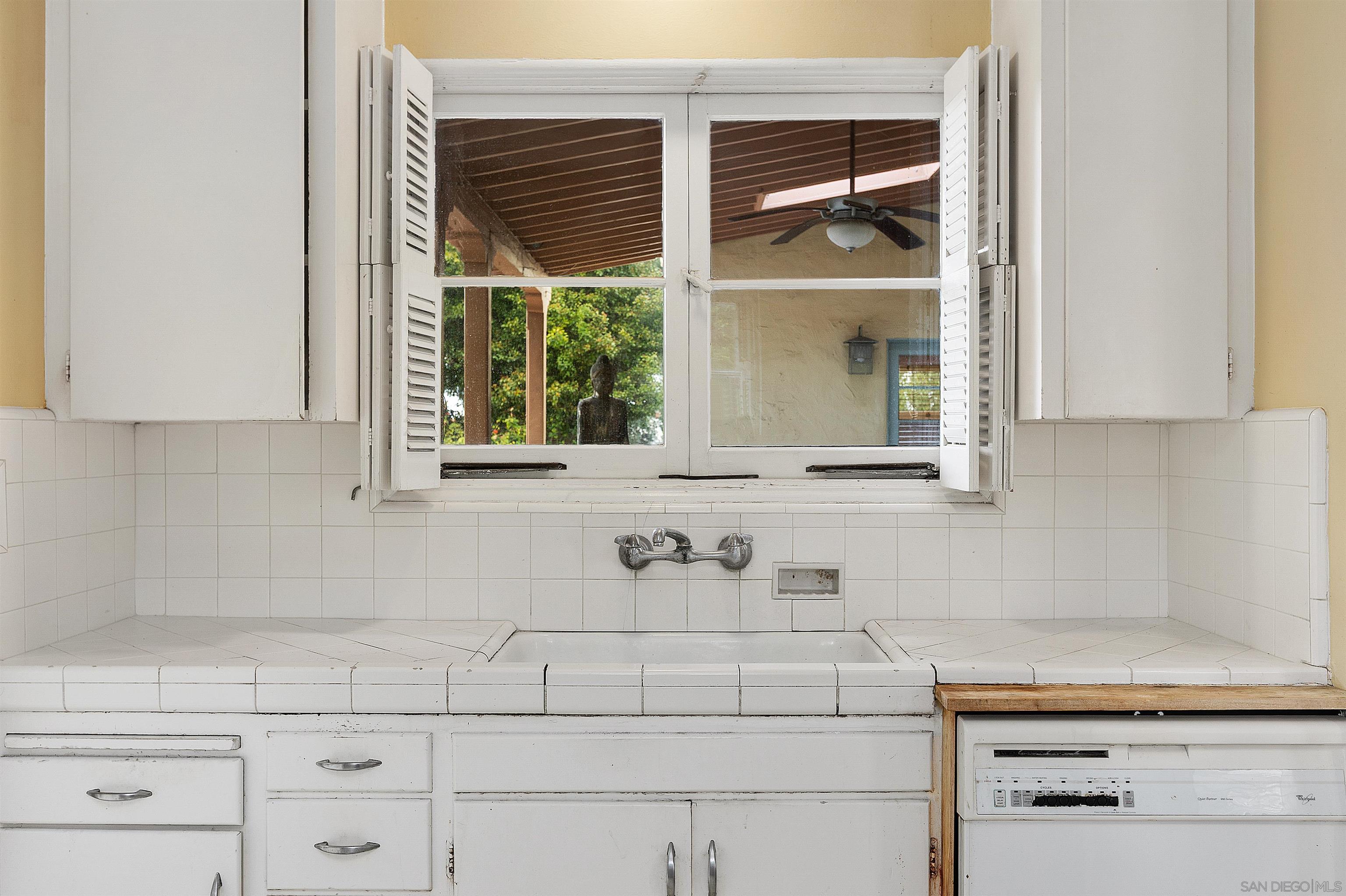 Detail Gallery Image 25 of 47 For 2219  La Callecita, San Diego,  CA 92103 - 3 Beds | 1/1 Baths