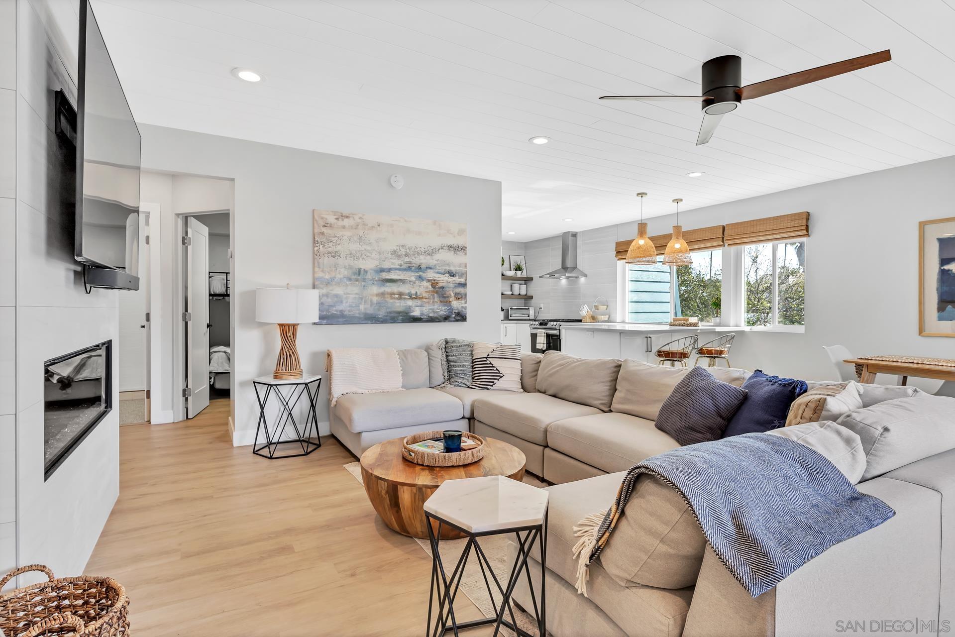 Detail Gallery Image 13 of 44 For 50  Montego Ct, Coronado,  CA 92118 - 3 Beds | 3 Baths