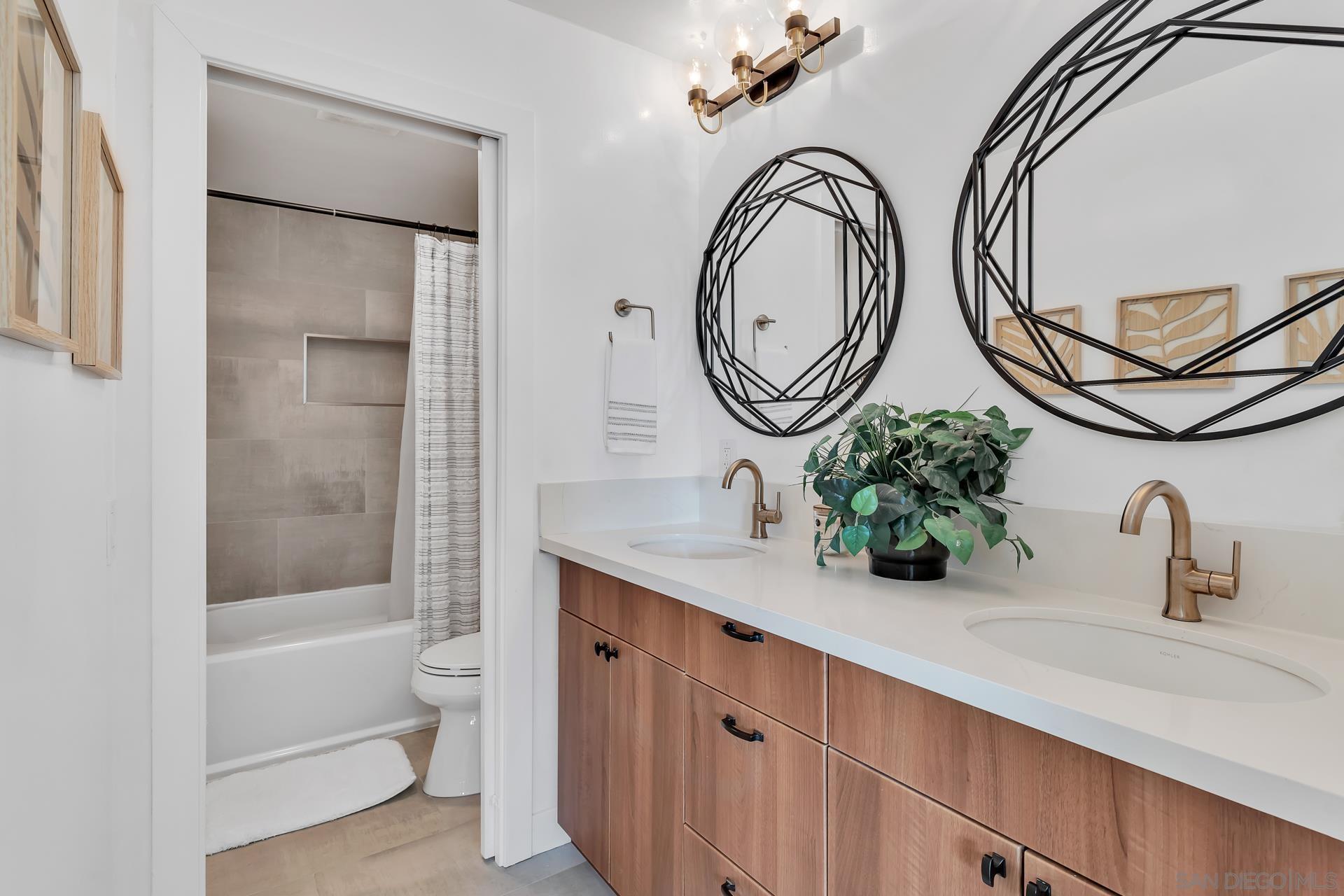 Detail Gallery Image 32 of 44 For 50  Montego Ct, Coronado,  CA 92118 - 3 Beds | 3 Baths