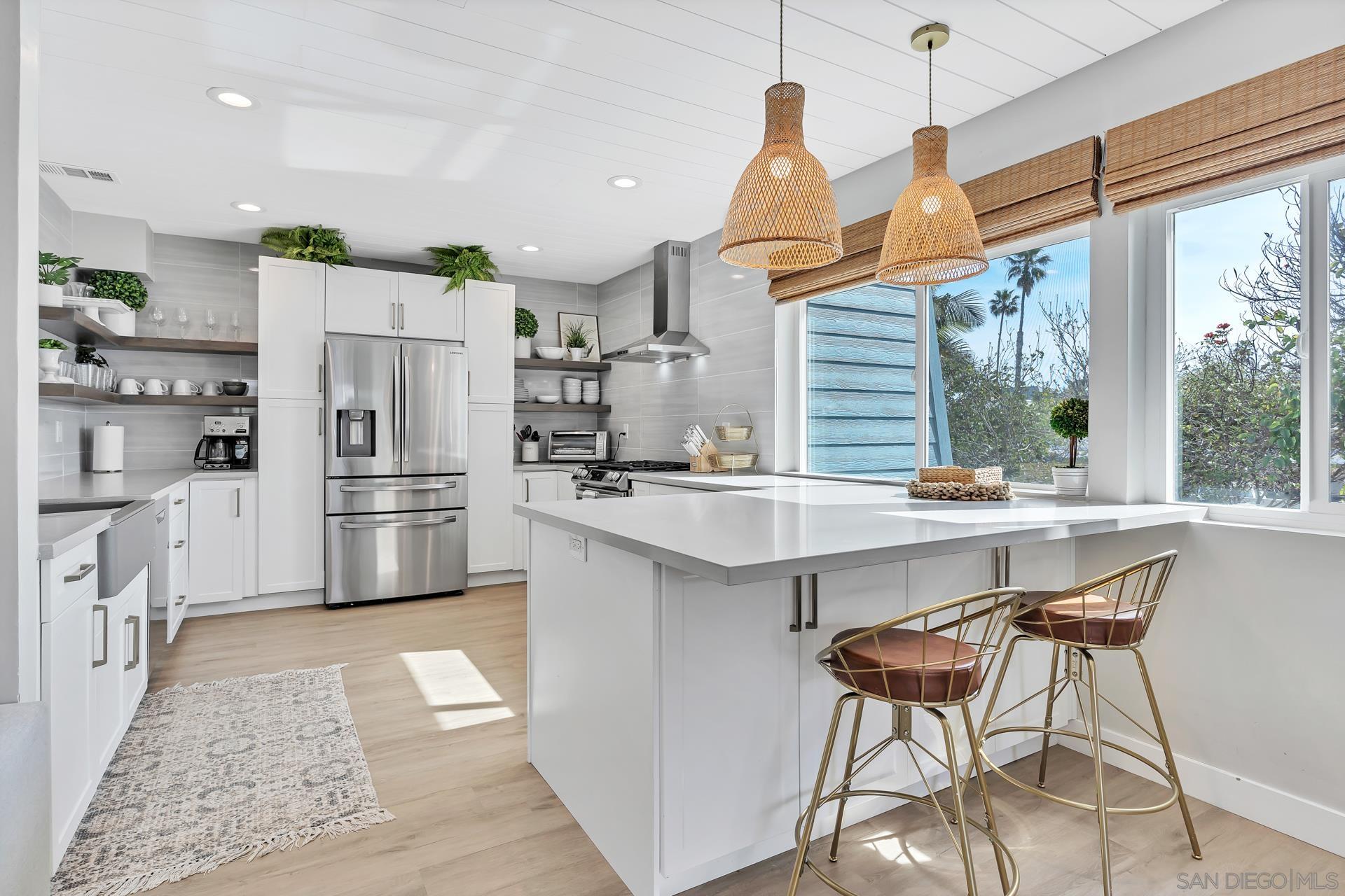 Detail Gallery Image 5 of 44 For 50  Montego Ct, Coronado,  CA 92118 - 3 Beds | 3 Baths