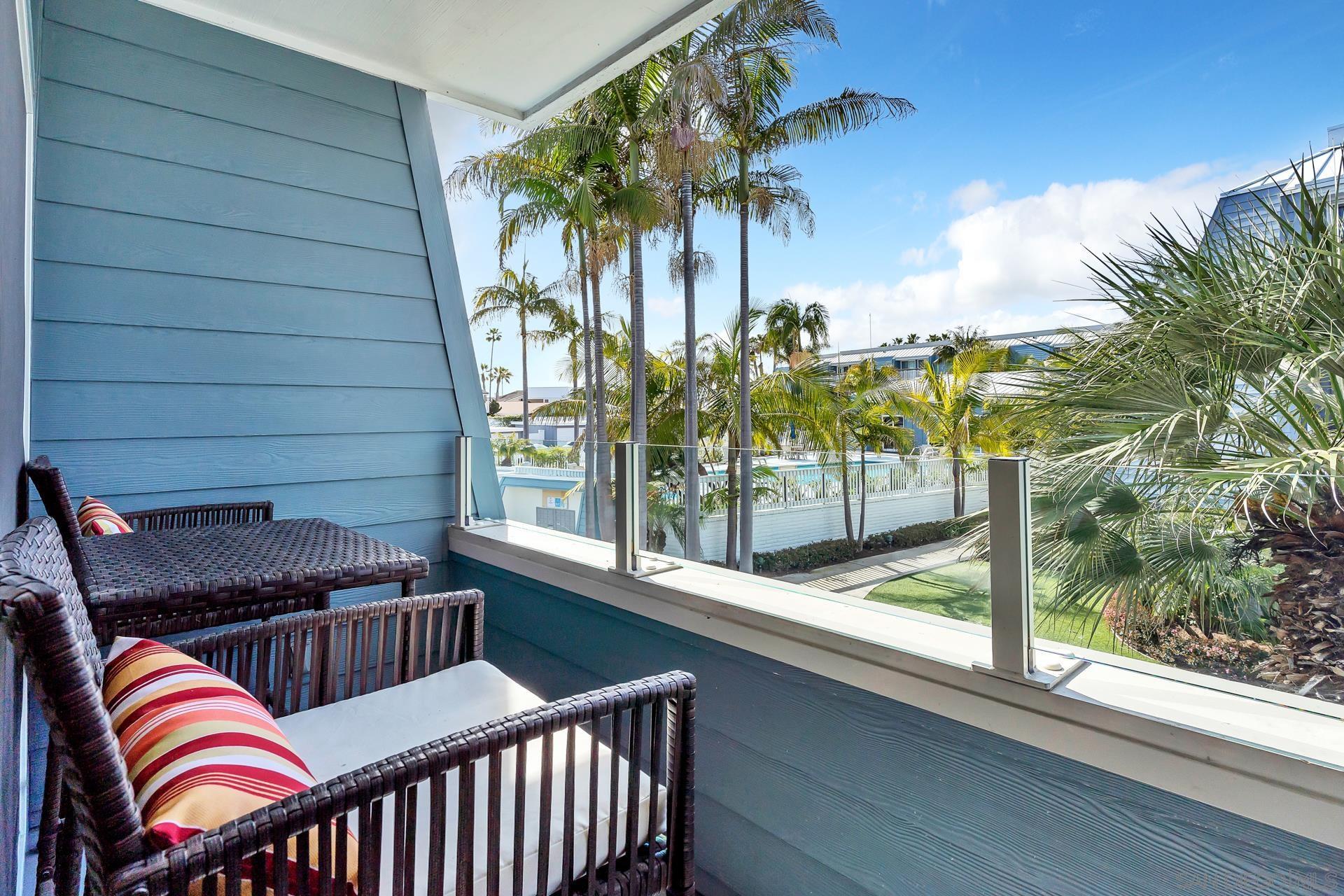 Detail Gallery Image 8 of 44 For 50  Montego Ct, Coronado,  CA 92118 - 3 Beds | 3 Baths