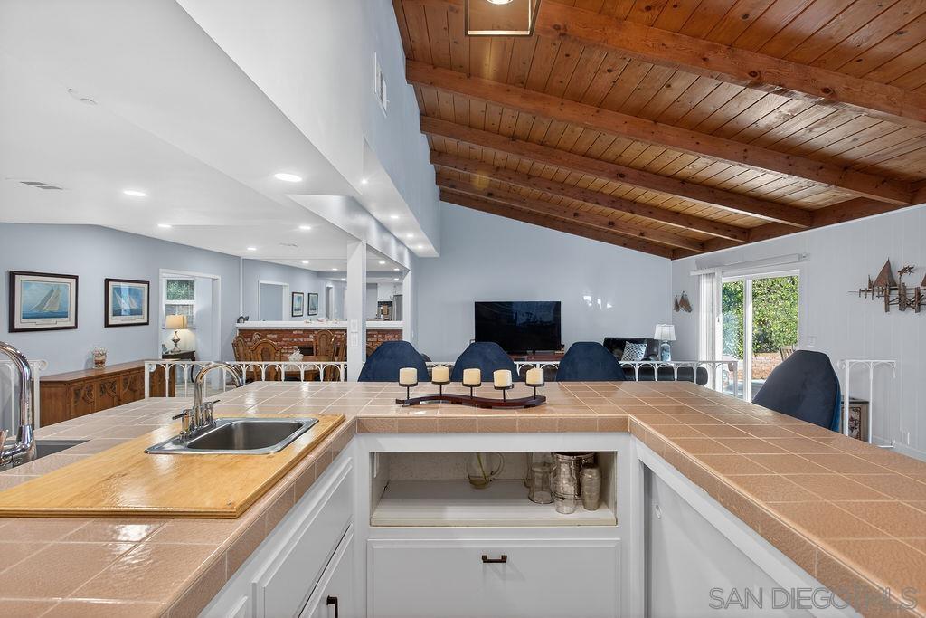 Detail Gallery Image 15 of 44 For 5349  Vickie Dr, San Diego,  CA 92109 - 4 Beds | 2/1 Baths