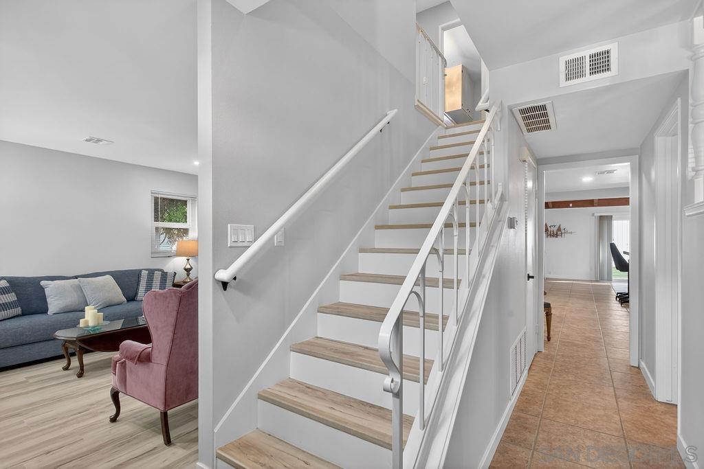 Detail Gallery Image 17 of 44 For 5349  Vickie Dr, San Diego,  CA 92109 - 4 Beds | 2/1 Baths