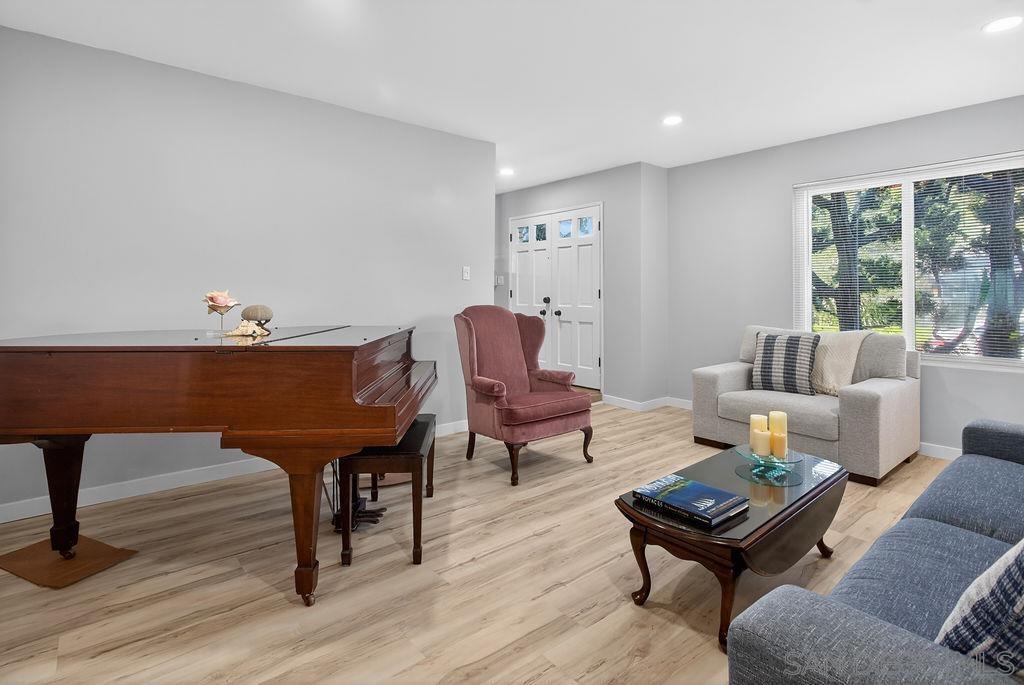 Detail Gallery Image 20 of 44 For 5349  Vickie Dr, San Diego,  CA 92109 - 4 Beds | 2/1 Baths