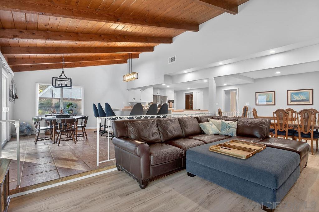 Detail Gallery Image 22 of 44 For 5349  Vickie Dr, San Diego,  CA 92109 - 4 Beds | 2/1 Baths