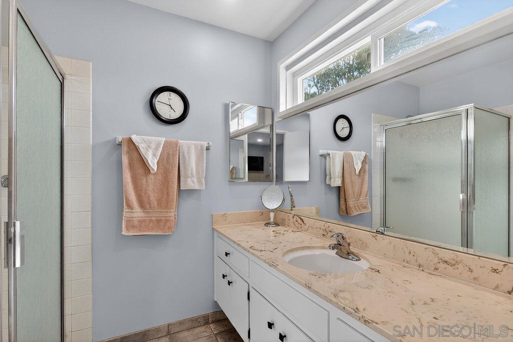 Detail Gallery Image 24 of 44 For 5349  Vickie Dr, San Diego,  CA 92109 - 4 Beds | 2/1 Baths