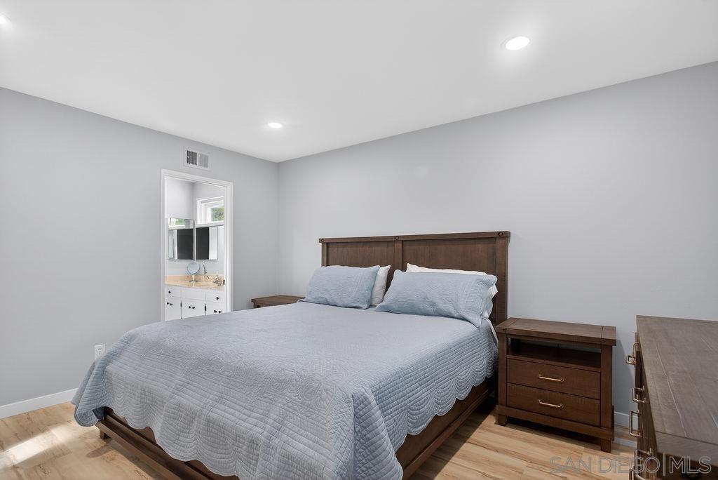 Detail Gallery Image 27 of 44 For 5349  Vickie Dr, San Diego,  CA 92109 - 4 Beds | 2/1 Baths