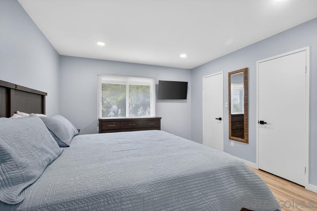 Detail Gallery Image 28 of 44 For 5349  Vickie Dr, San Diego,  CA 92109 - 4 Beds | 2/1 Baths