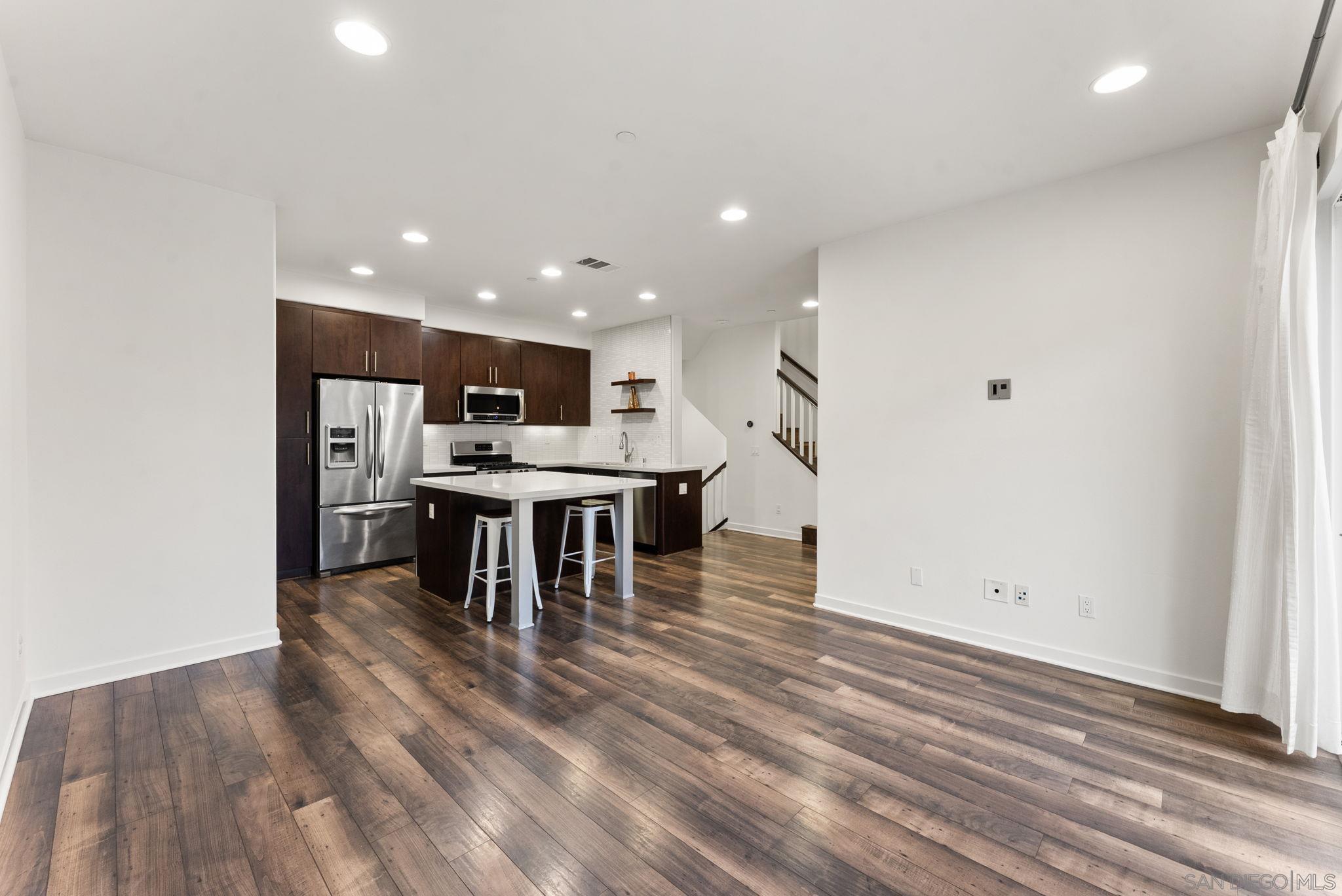 Detail Gallery Image 3 of 36 For 2188  Cosmo Way, San Marcos,  CA 92078 - 3 Beds | 2/1 Baths