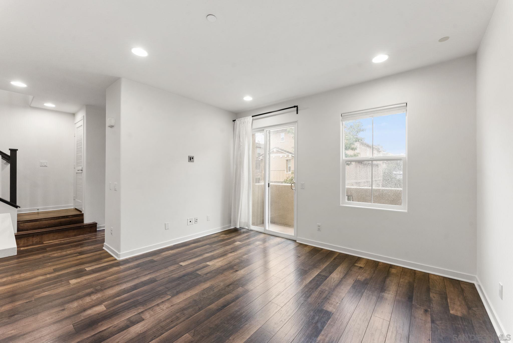 Detail Gallery Image 7 of 36 For 2188  Cosmo Way, San Marcos,  CA 92078 - 3 Beds | 2/1 Baths