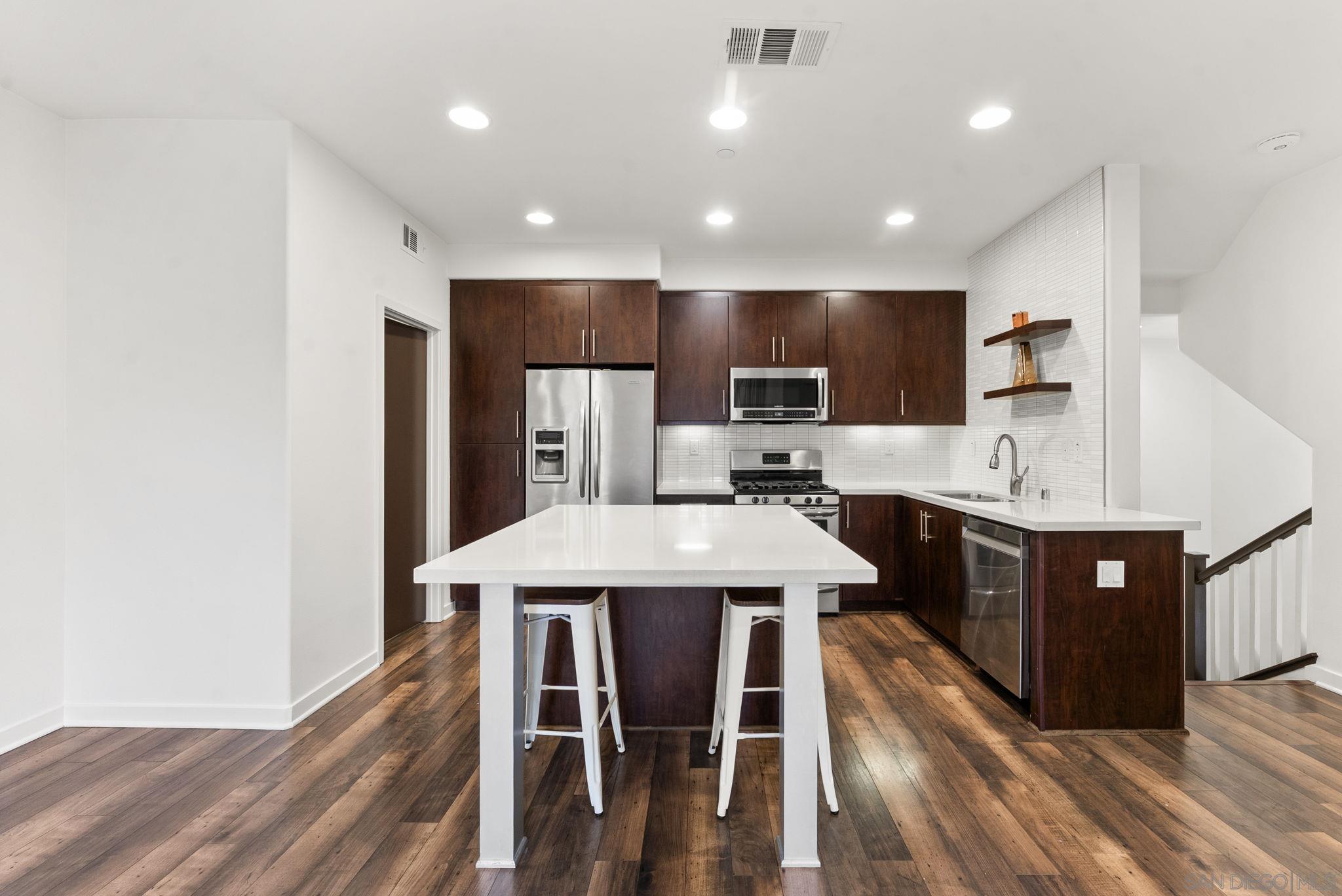 Detail Gallery Image 9 of 36 For 2188  Cosmo Way, San Marcos,  CA 92078 - 3 Beds | 2/1 Baths