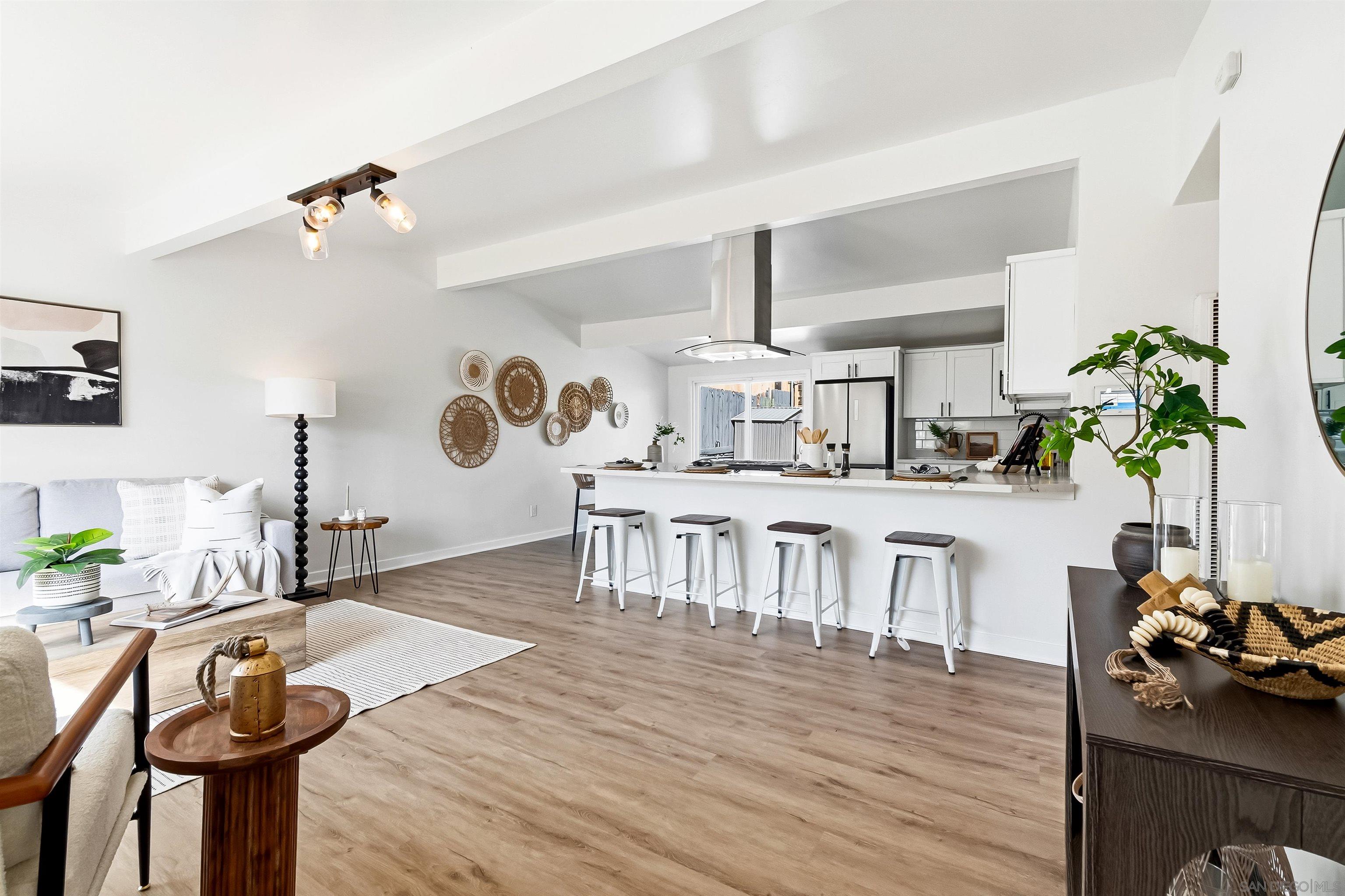 Front Image Thumbnail for SD260004052