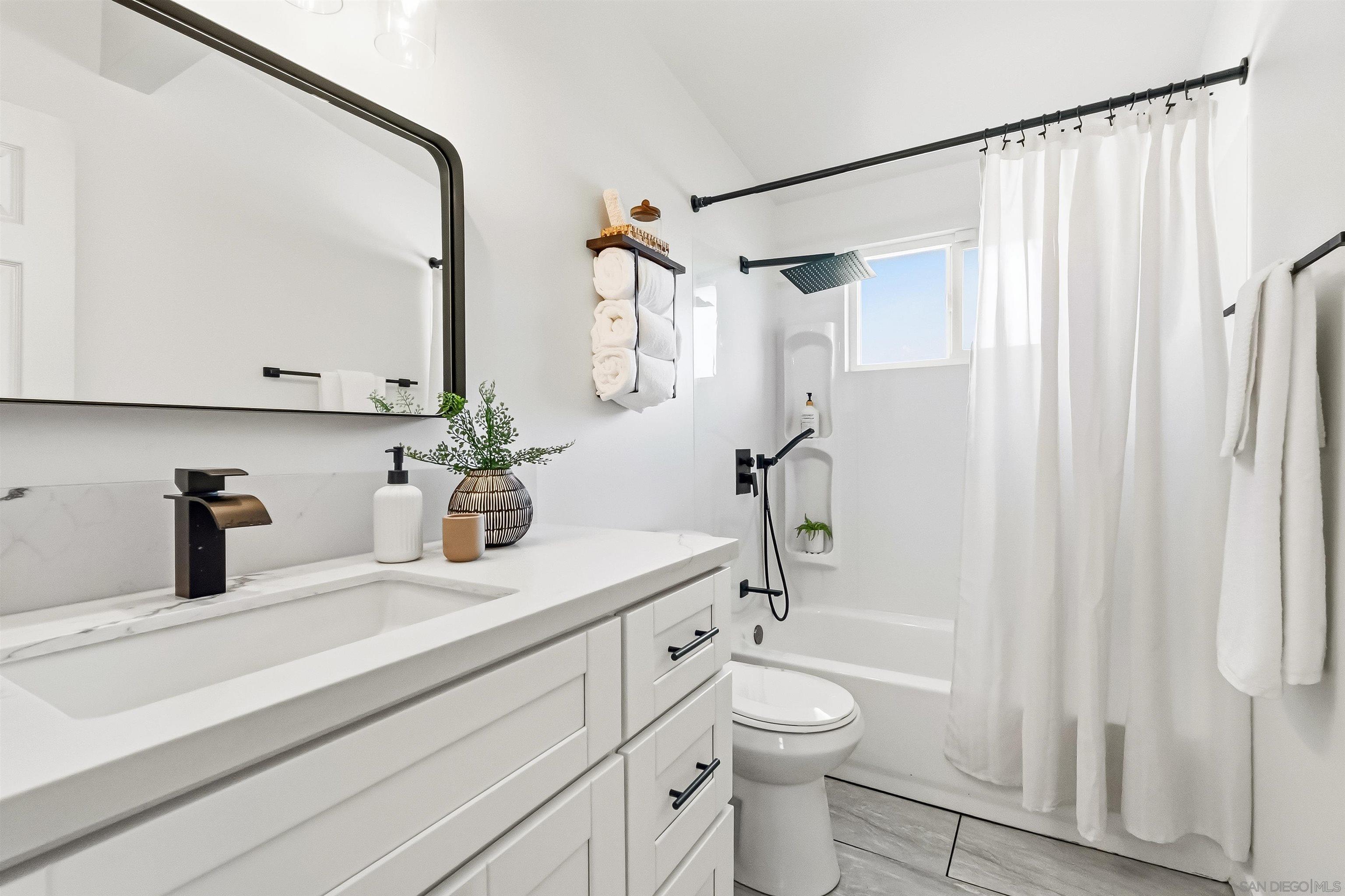 Detail Gallery Image 14 of 29 For 9844  Arapaho St, Spring Valley,  CA 91977 - 3 Beds | 2 Baths