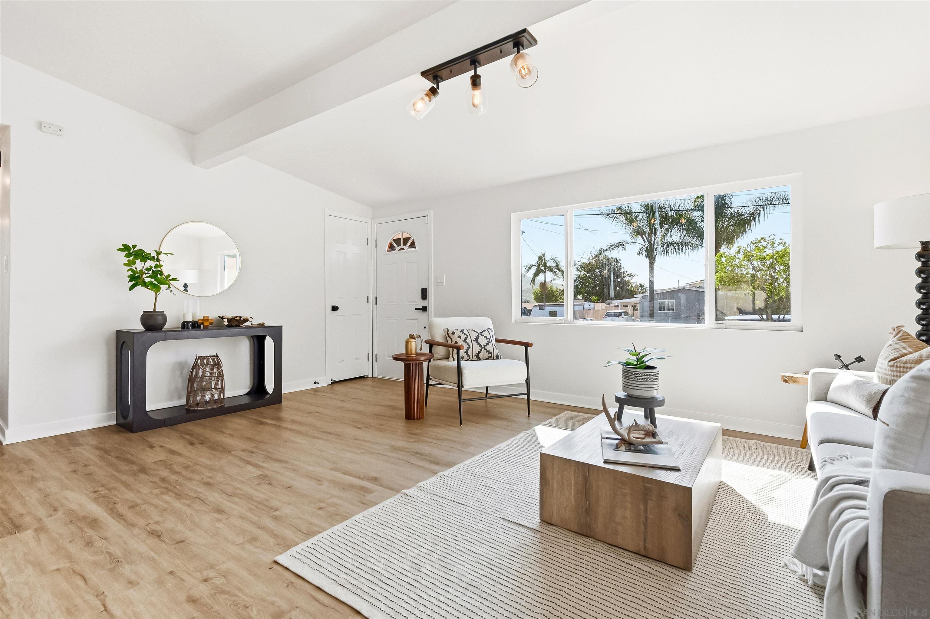 Detail Gallery Image 4 of 29 For 9844  Arapaho St, Spring Valley,  CA 91977 - 3 Beds | 2 Baths