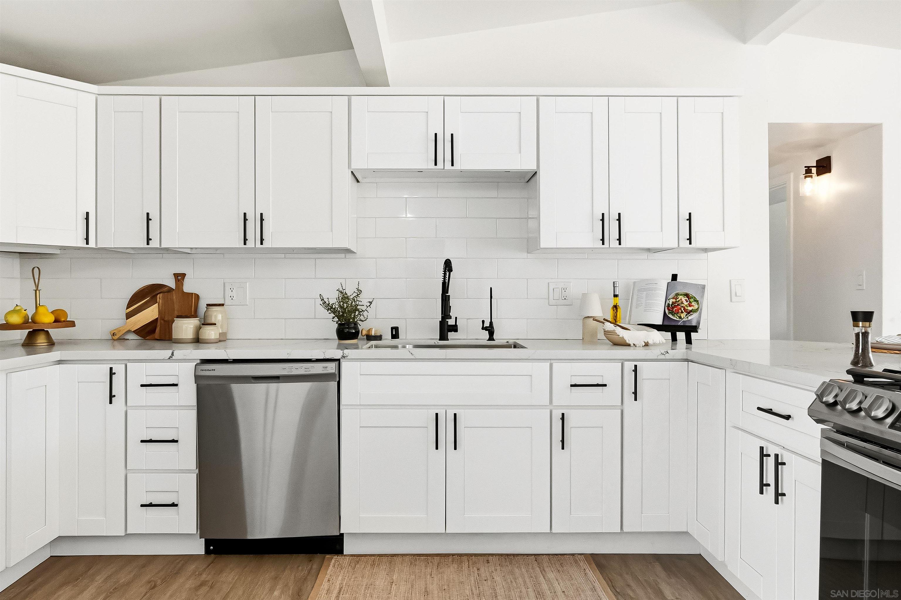 Detail Gallery Image 7 of 29 For 9844  Arapaho St, Spring Valley,  CA 91977 - 3 Beds | 2 Baths