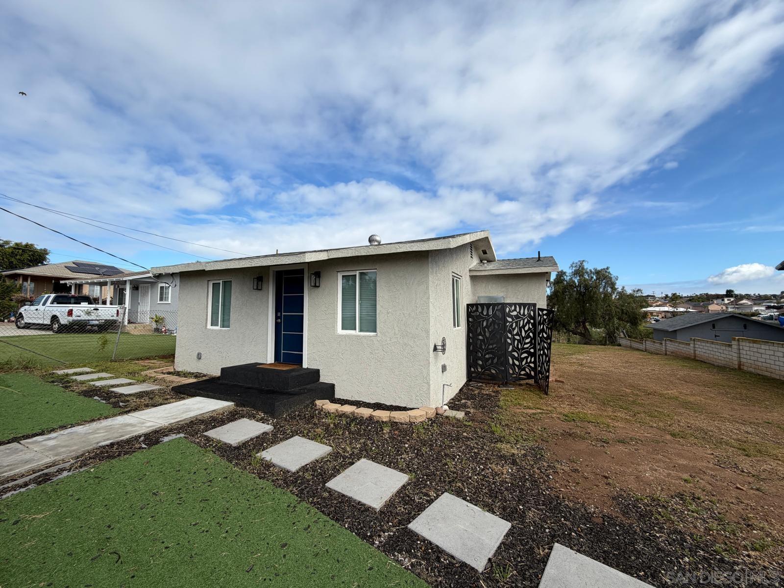 Front Image Thumbnail for SD260004056