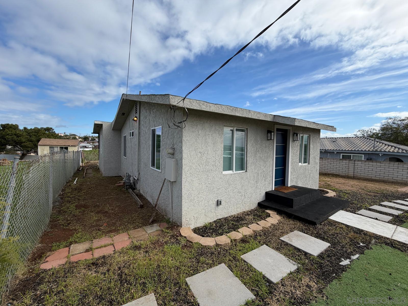 Detail Gallery Image 2 of 12 For 2959  Ridgeway Dr, National City,  CA 91950 - 3 Beds | 2 Baths