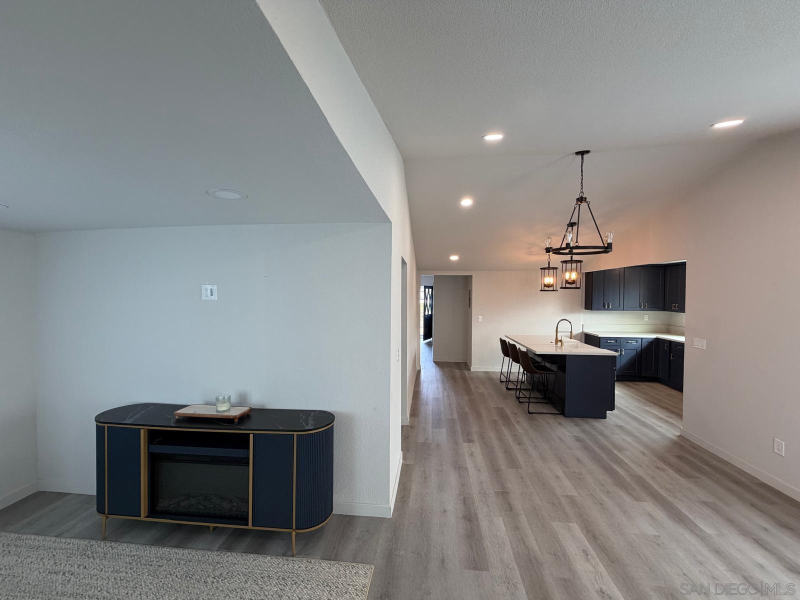 Detail Gallery Image 4 of 12 For 2959  Ridgeway Dr, National City,  CA 91950 - 3 Beds | 2 Baths