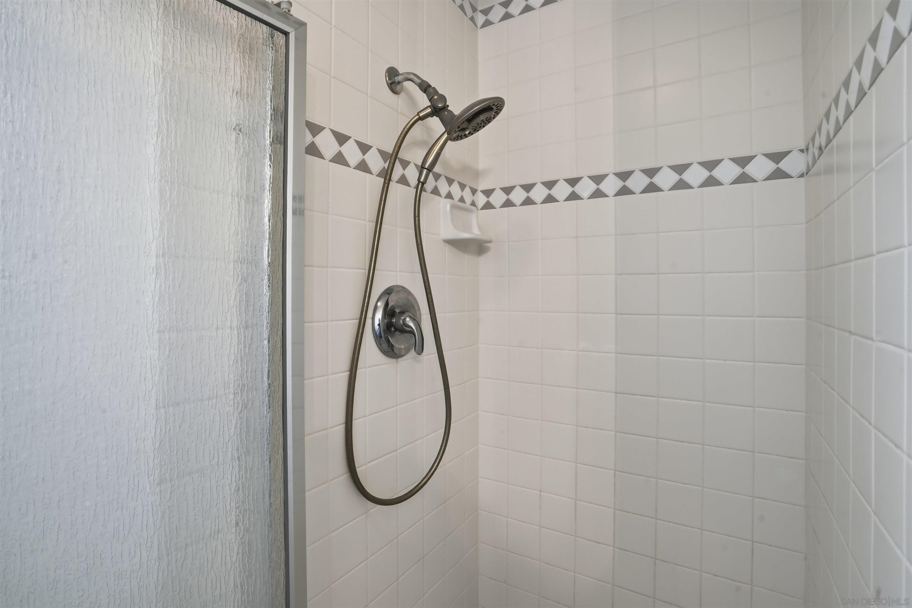 Detail Gallery Image 17 of 26 For 1806  Stewart St, Oceanside,  CA 92054 - 4 Beds | 3 Baths