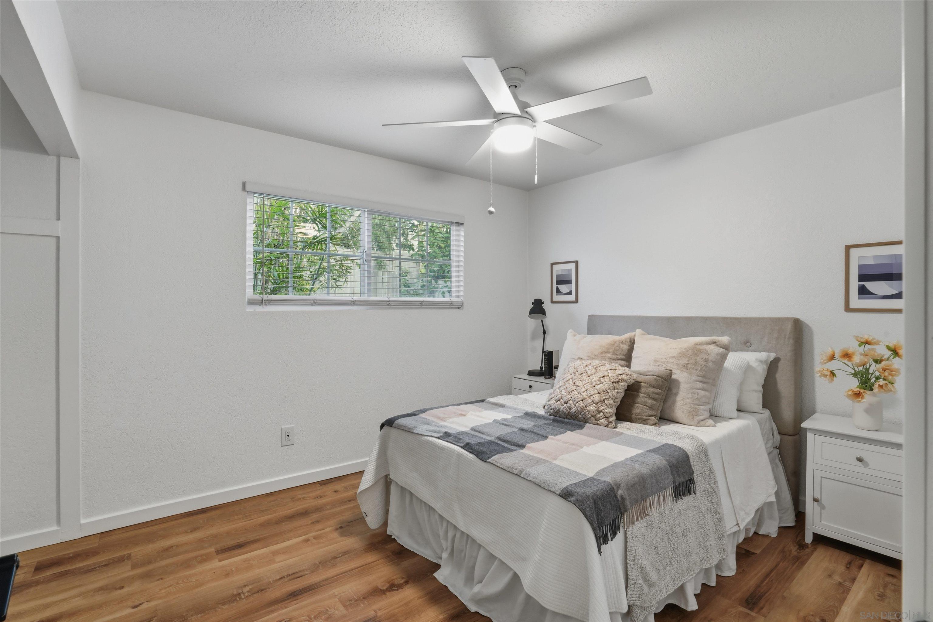 Detail Gallery Image 4 of 26 For 1806  Stewart St, Oceanside,  CA 92054 - 4 Beds | 3 Baths