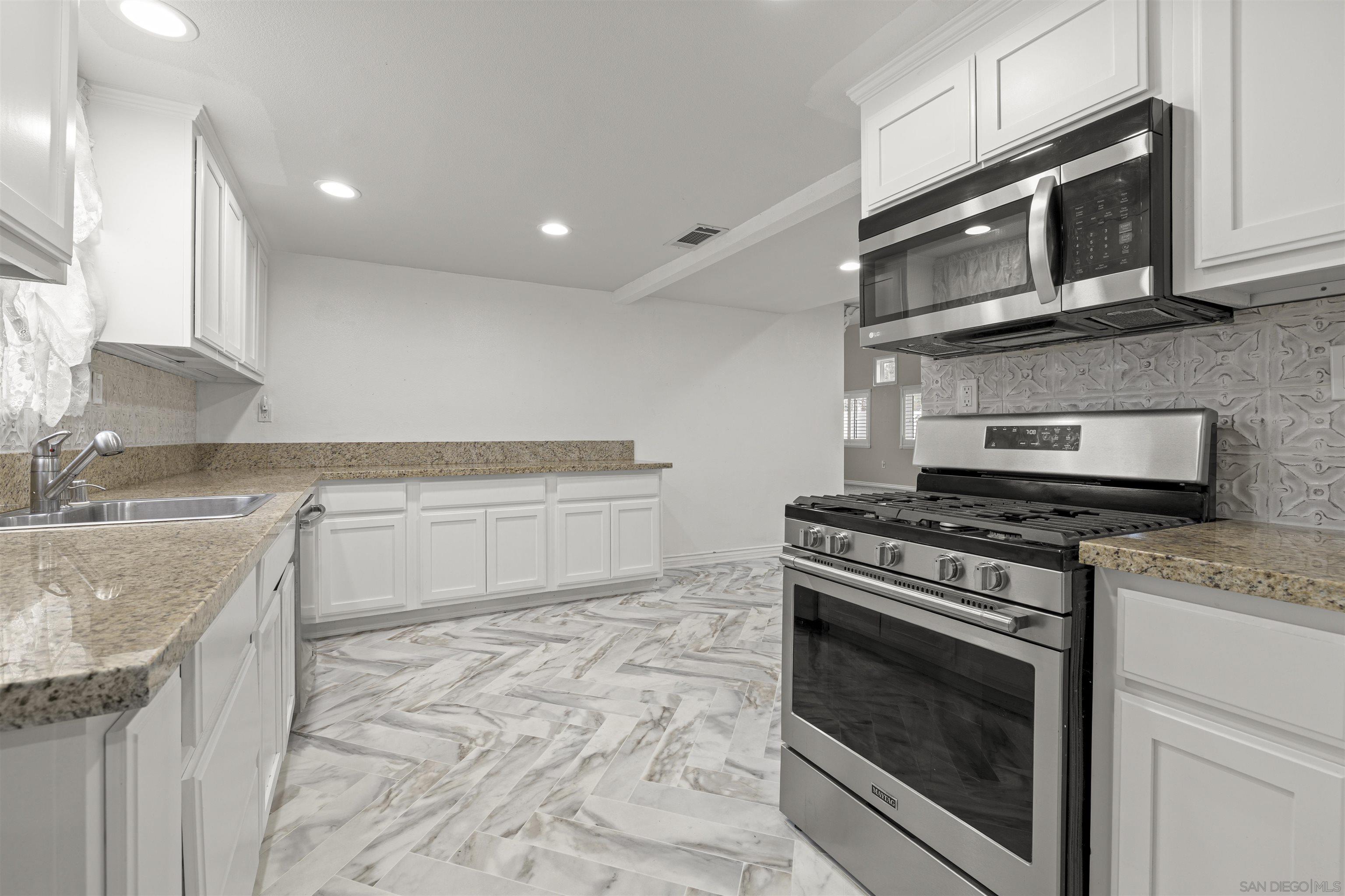 Detail Gallery Image 20 of 41 For 12730  8th St, Yucaipa,  CA 92399 - 4 Beds | 3 Baths