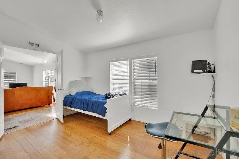 Detail Gallery Image 11 of 32 For 2239-2241  Meadow Lark Drive, San Diego,  CA 92123 - 5 Beds | 3 Baths