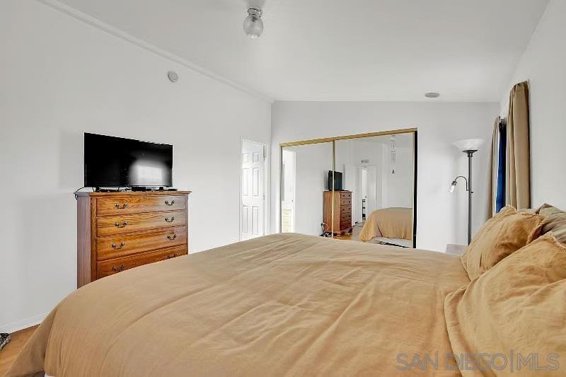 Detail Gallery Image 12 of 32 For 2239-2241  Meadow Lark Drive, San Diego,  CA 92123 - 5 Beds | 3 Baths