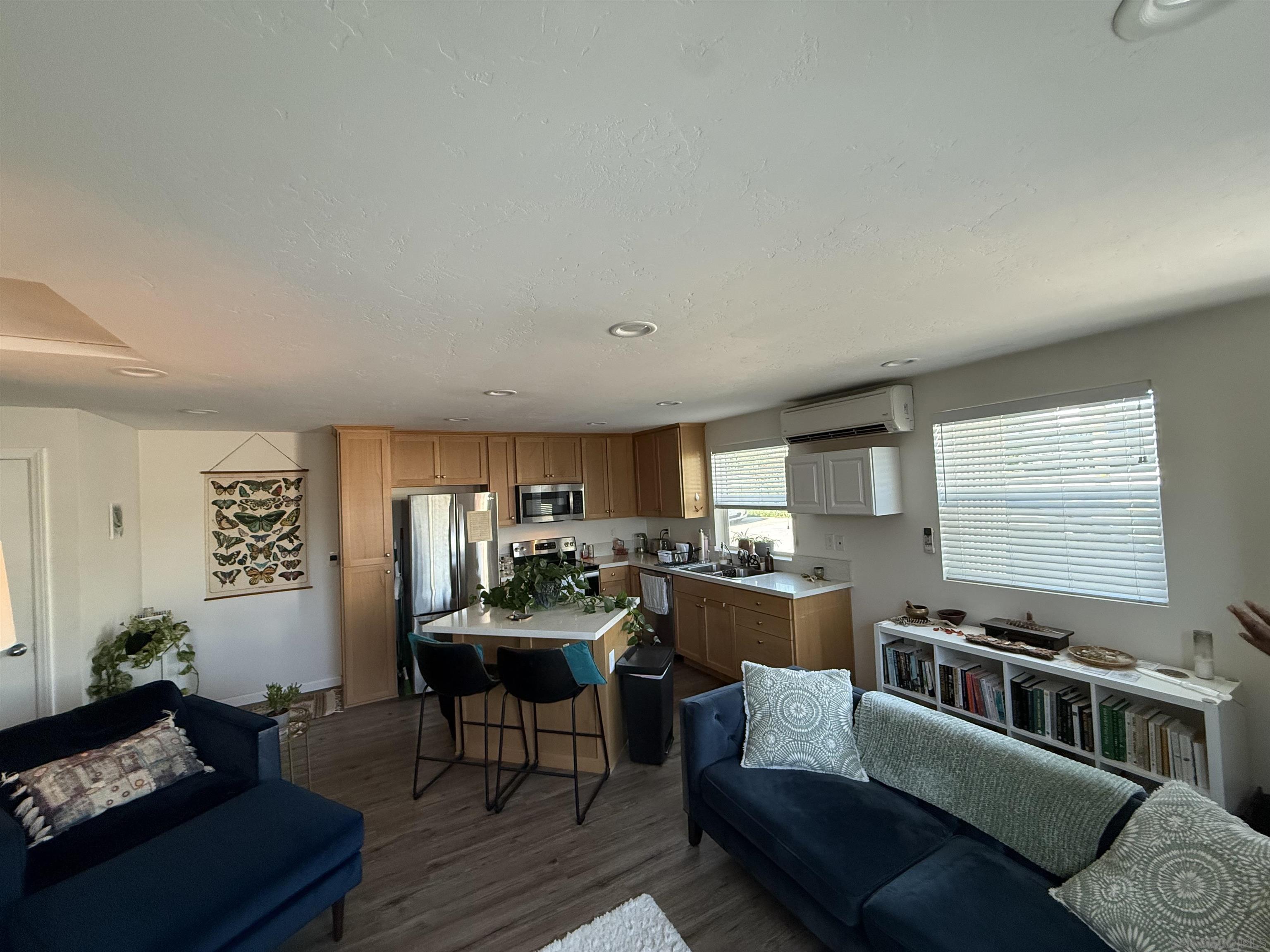 Detail Gallery Image 22 of 32 For 2239-2241  Meadow Lark Drive, San Diego,  CA 92123 - 5 Beds | 3 Baths