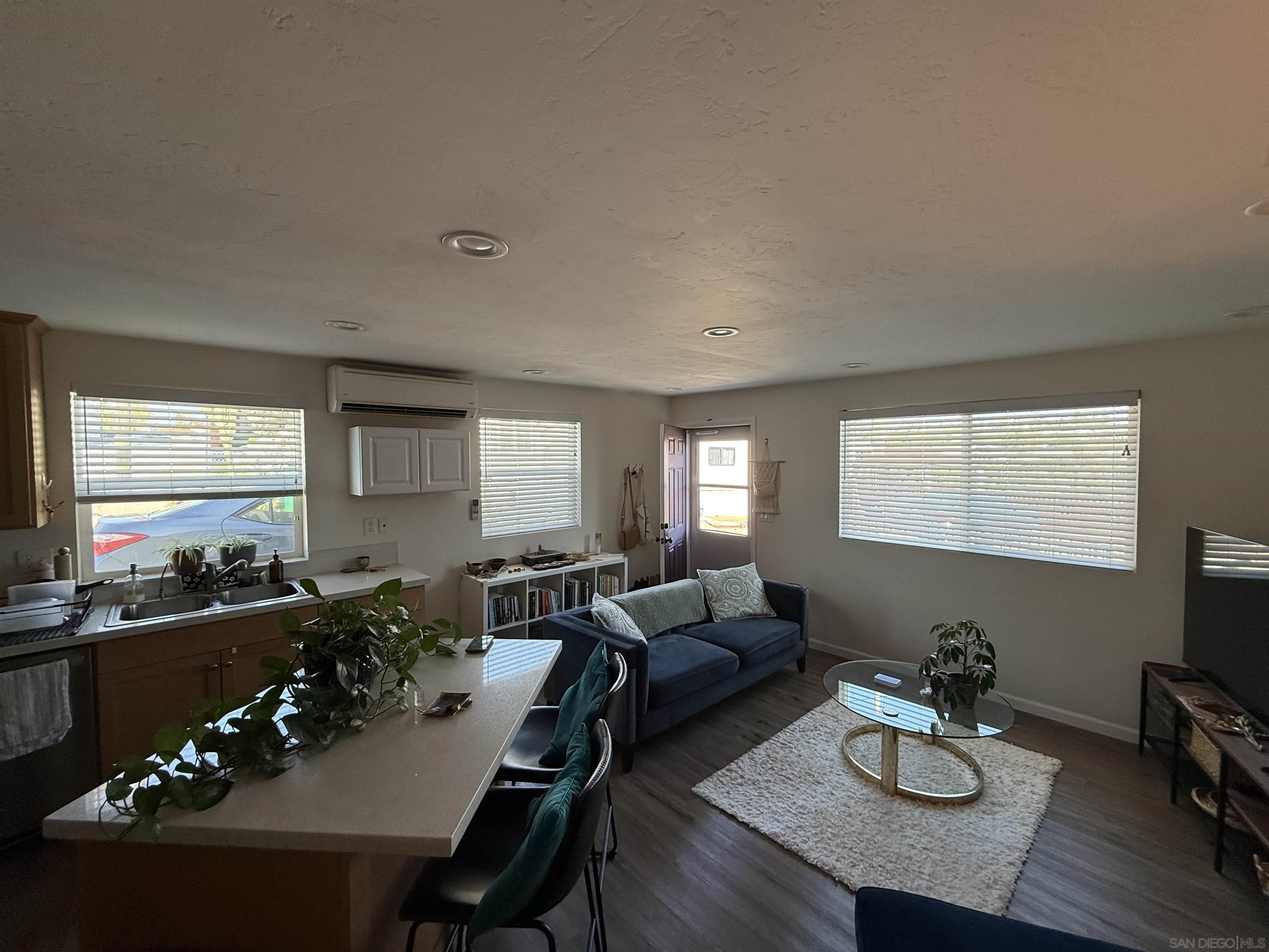 Detail Gallery Image 23 of 32 For 2239-2241  Meadow Lark Drive, San Diego,  CA 92123 - 5 Beds | 3 Baths