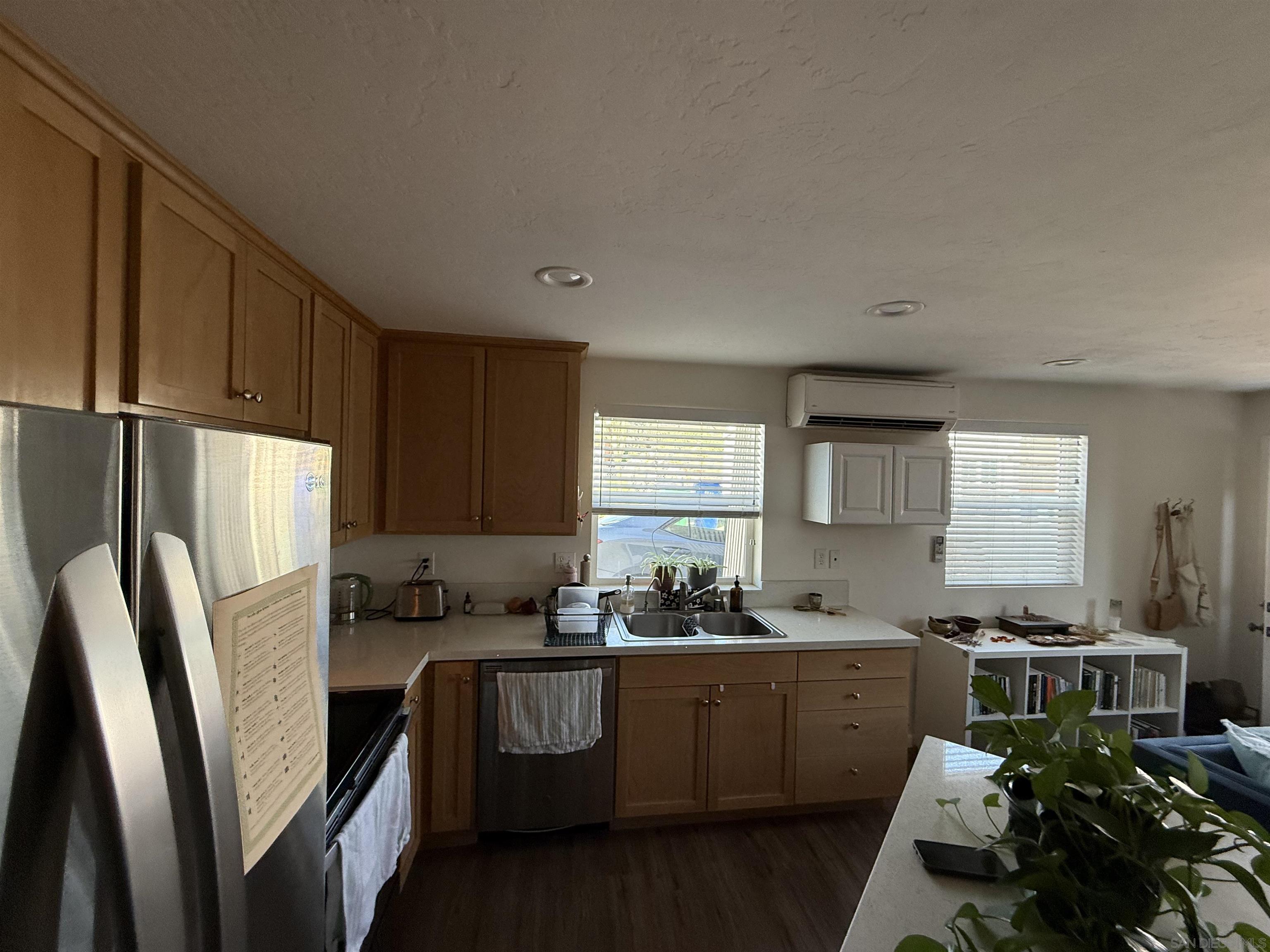 Detail Gallery Image 24 of 32 For 2239-2241  Meadow Lark Drive, San Diego,  CA 92123 - 5 Beds | 3 Baths