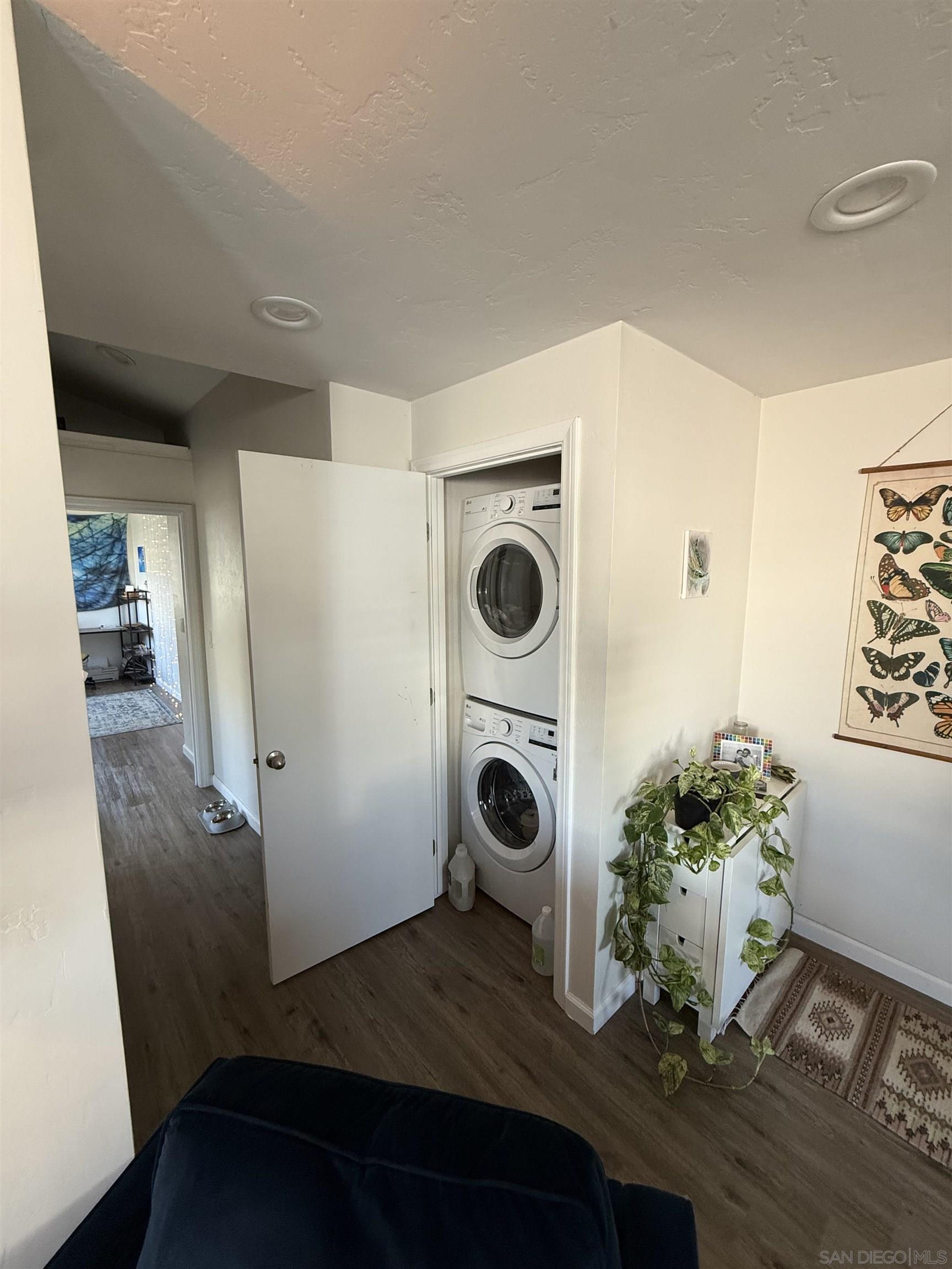 Detail Gallery Image 27 of 32 For 2239-2241  Meadow Lark Drive, San Diego,  CA 92123 - 5 Beds | 3 Baths