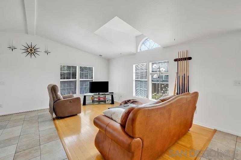 Detail Gallery Image 4 of 32 For 2239-2241  Meadow Lark Drive, San Diego,  CA 92123 - 5 Beds | 3 Baths