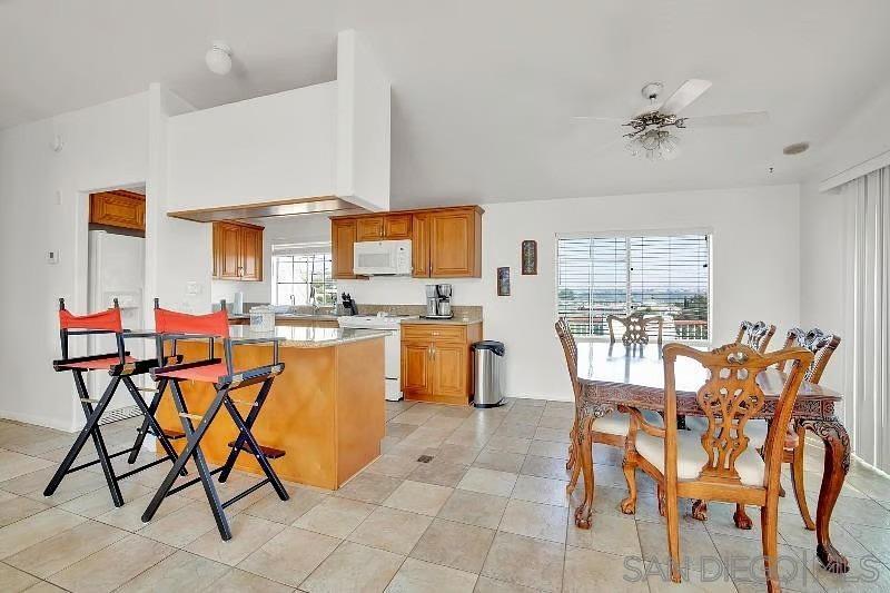 Detail Gallery Image 5 of 32 For 2239-2241  Meadow Lark Drive, San Diego,  CA 92123 - 5 Beds | 3 Baths