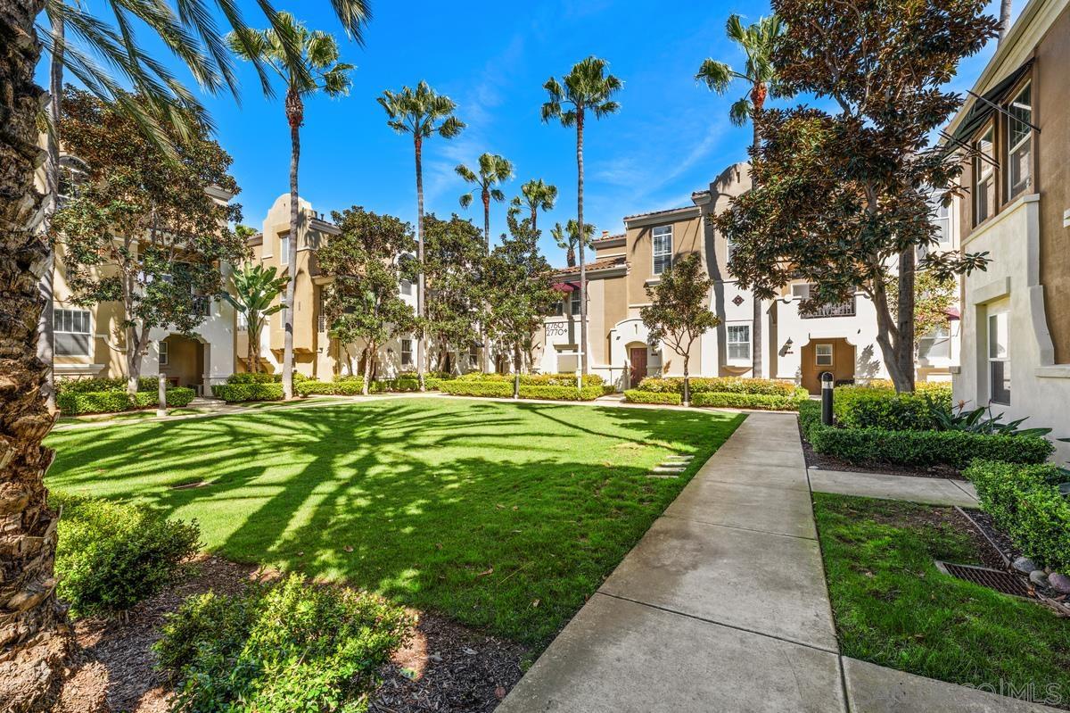 Detail Gallery Image 3 of 34 For 2760  Farragut  #109,  San Diego,  CA 92106 - 3 Beds | 3/1 Baths