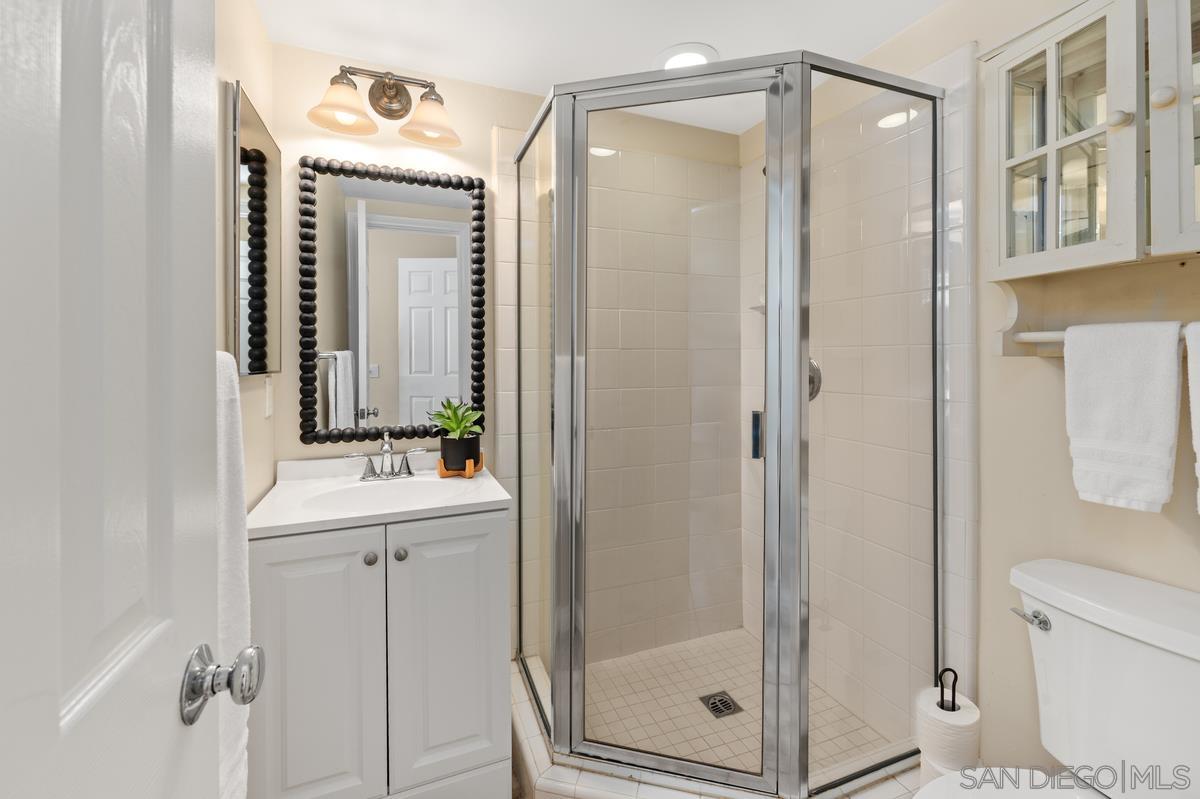 Detail Gallery Image 23 of 34 For 2760  Farragut  #109,  San Diego,  CA 92106 - 3 Beds | 3/1 Baths