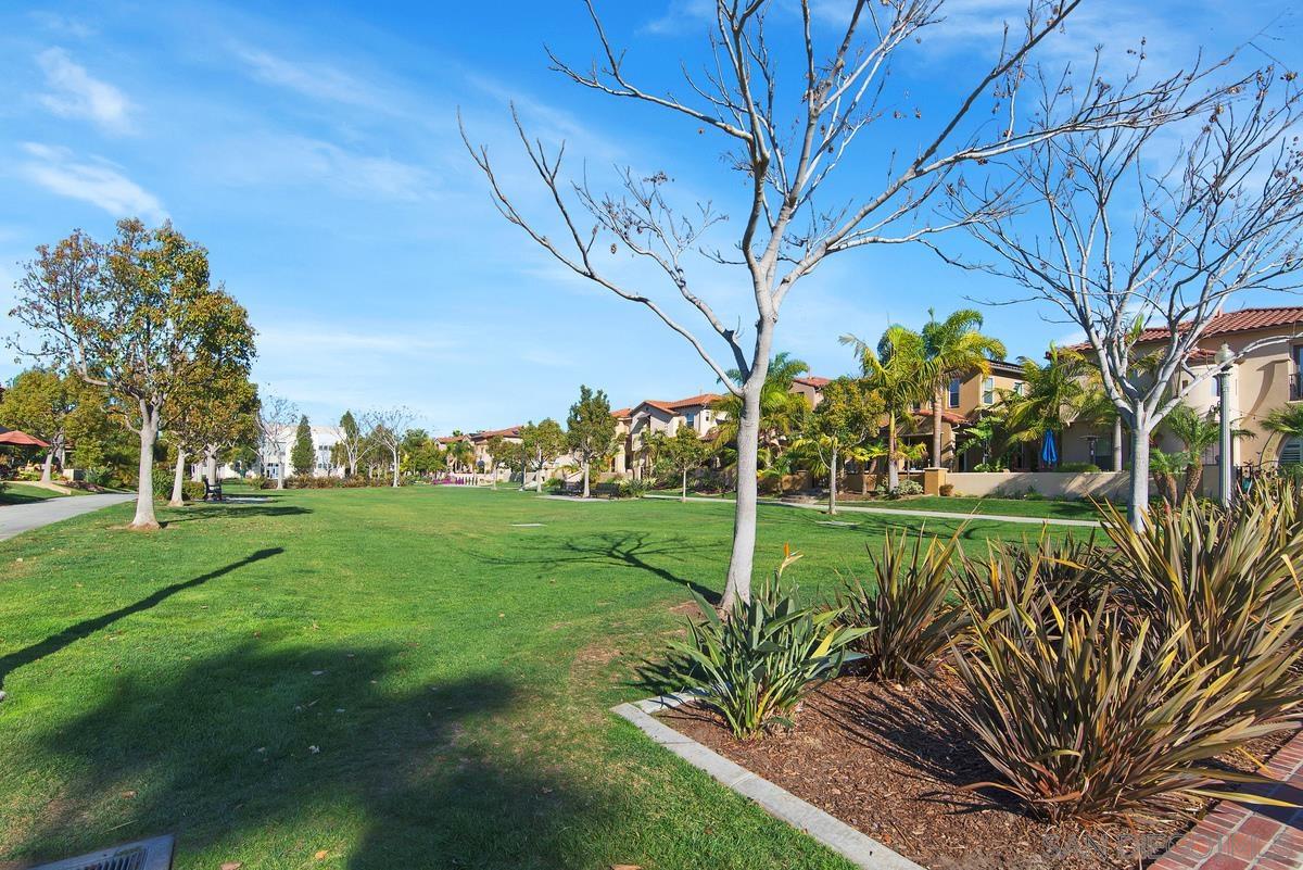 Detail Gallery Image 27 of 34 For 2760  Farragut  #109,  San Diego,  CA 92106 - 3 Beds | 3/1 Baths