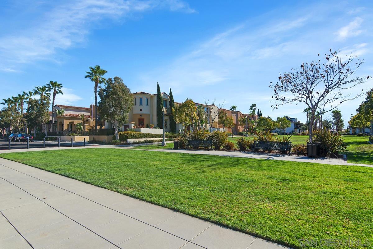 Detail Gallery Image 30 of 34 For 2760  Farragut  #109,  San Diego,  CA 92106 - 3 Beds | 3/1 Baths